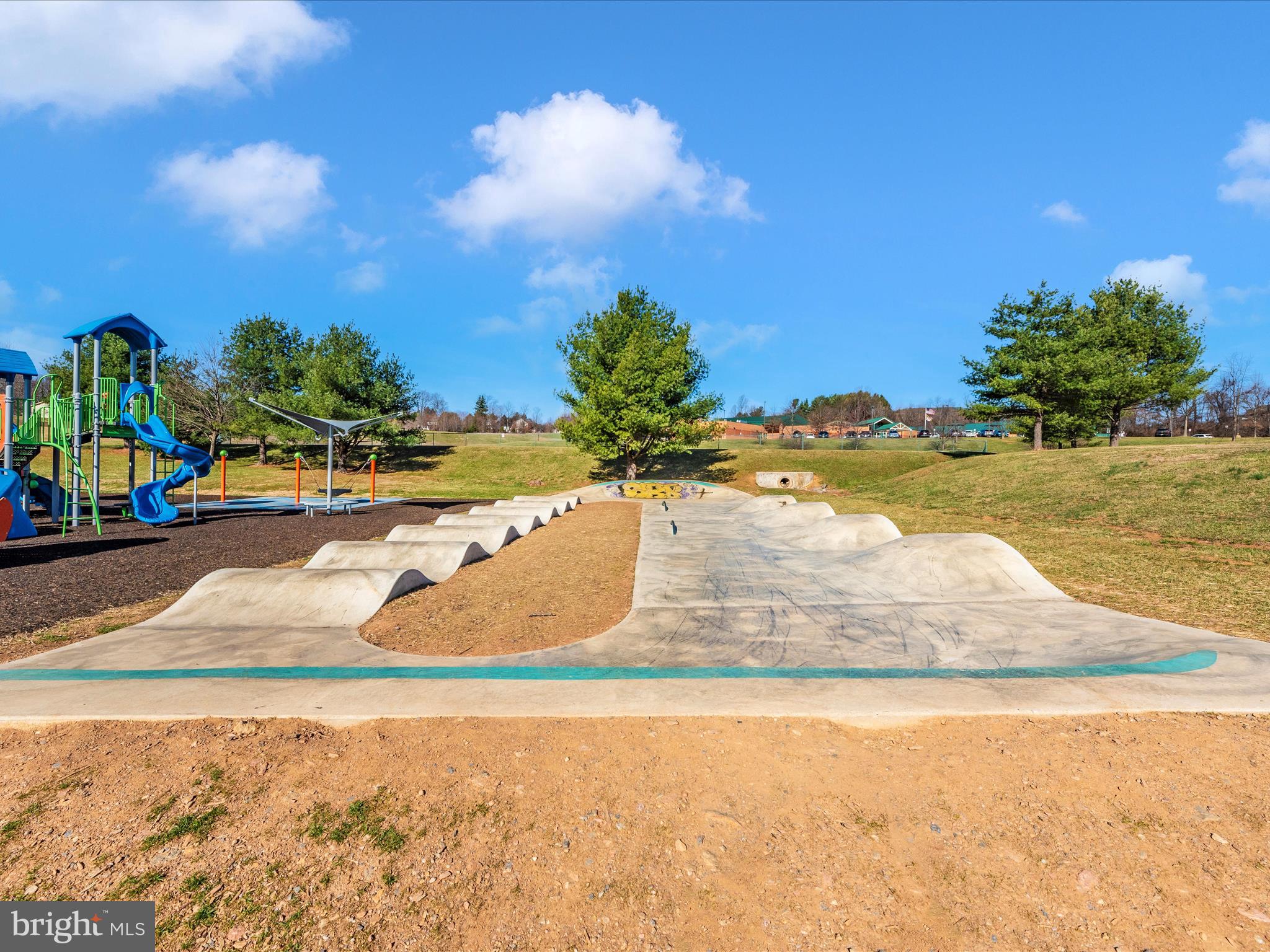 FRIENDLY ACRES - Residential