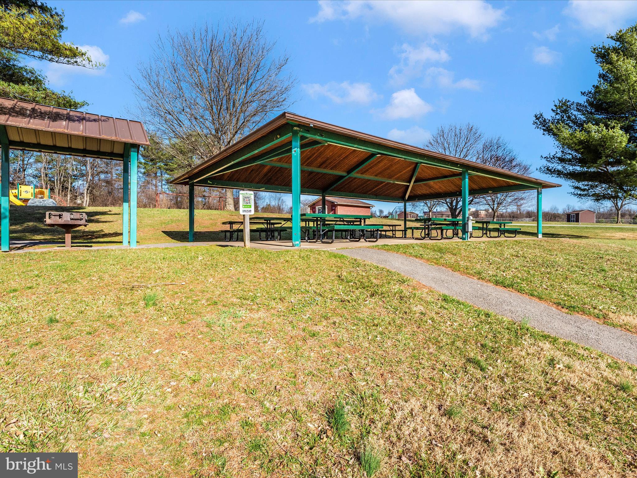 FRIENDLY ACRES - Residential