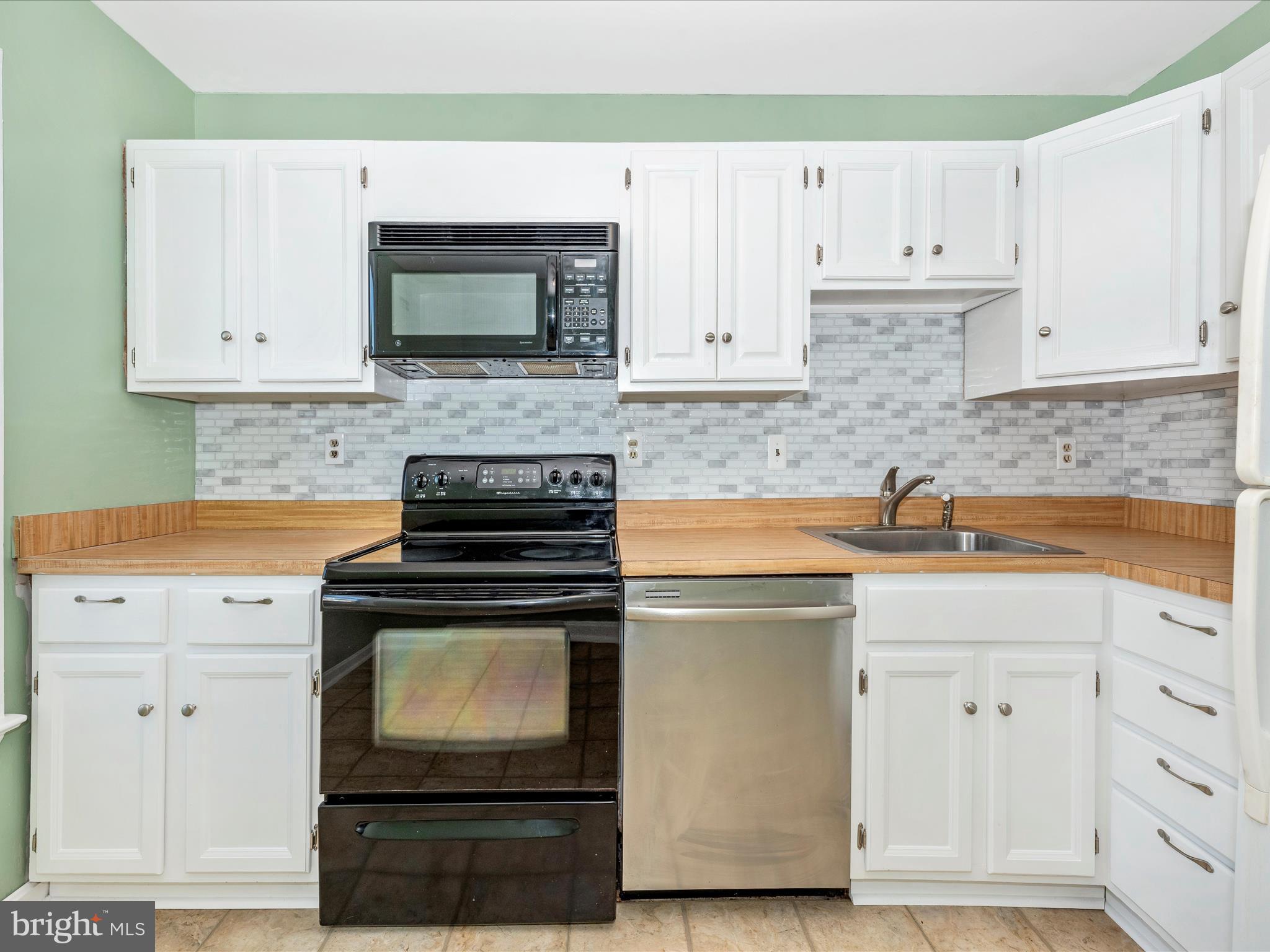 FRIENDLY ACRES - Residential