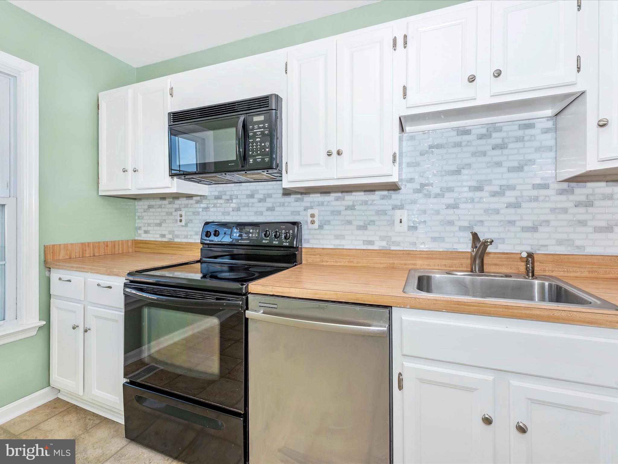 FRIENDLY ACRES - Residential