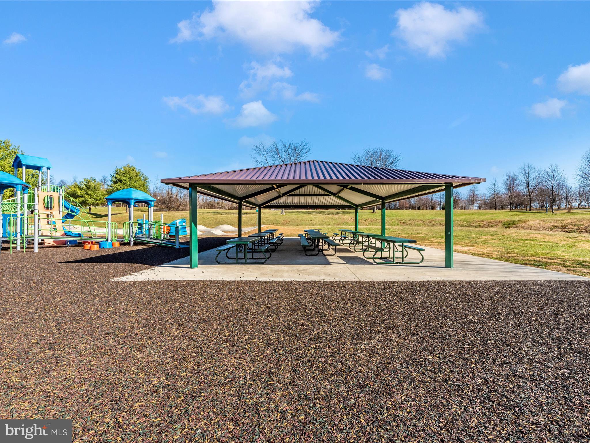 FRIENDLY ACRES - Residential