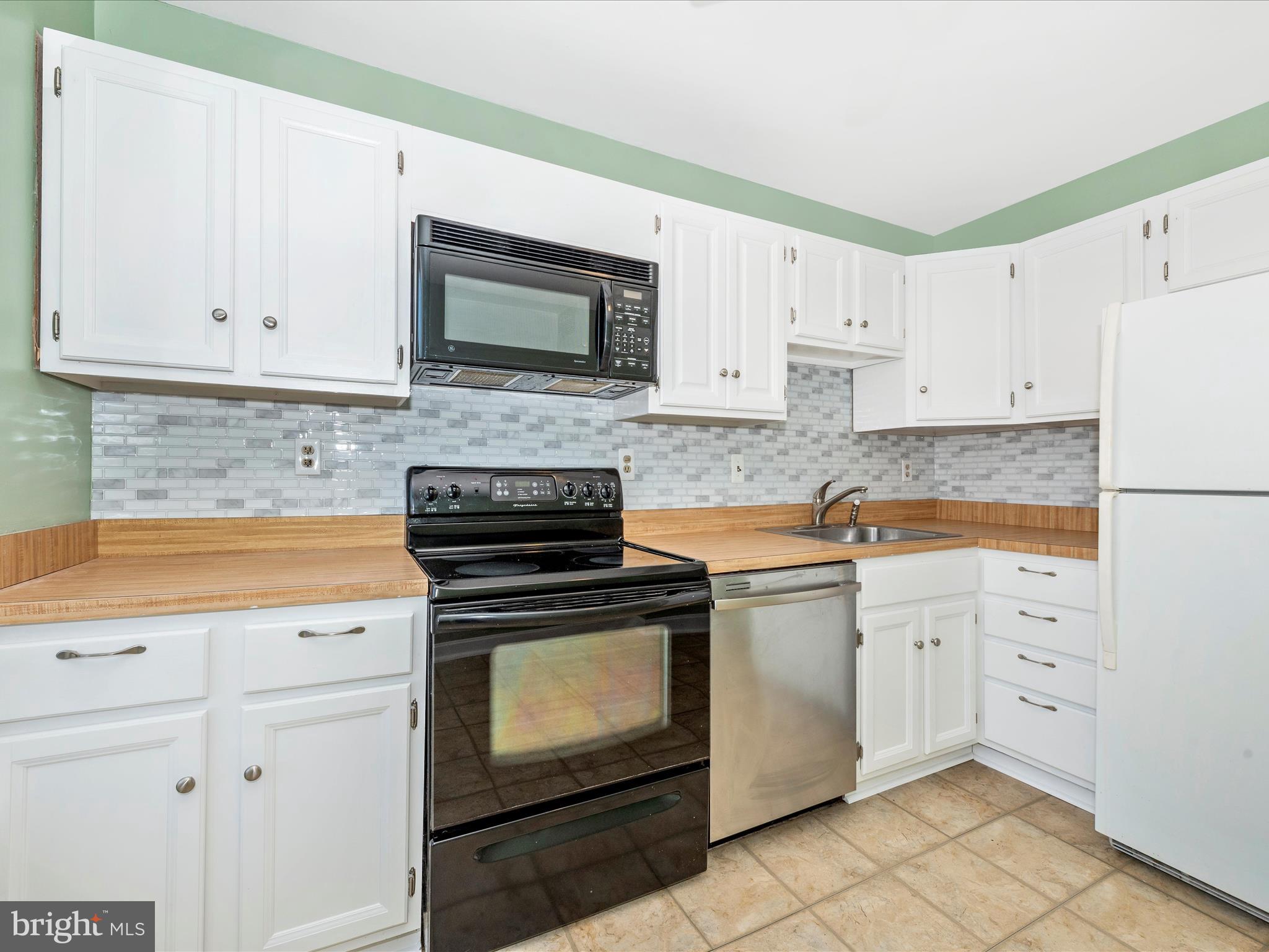 FRIENDLY ACRES - Residential