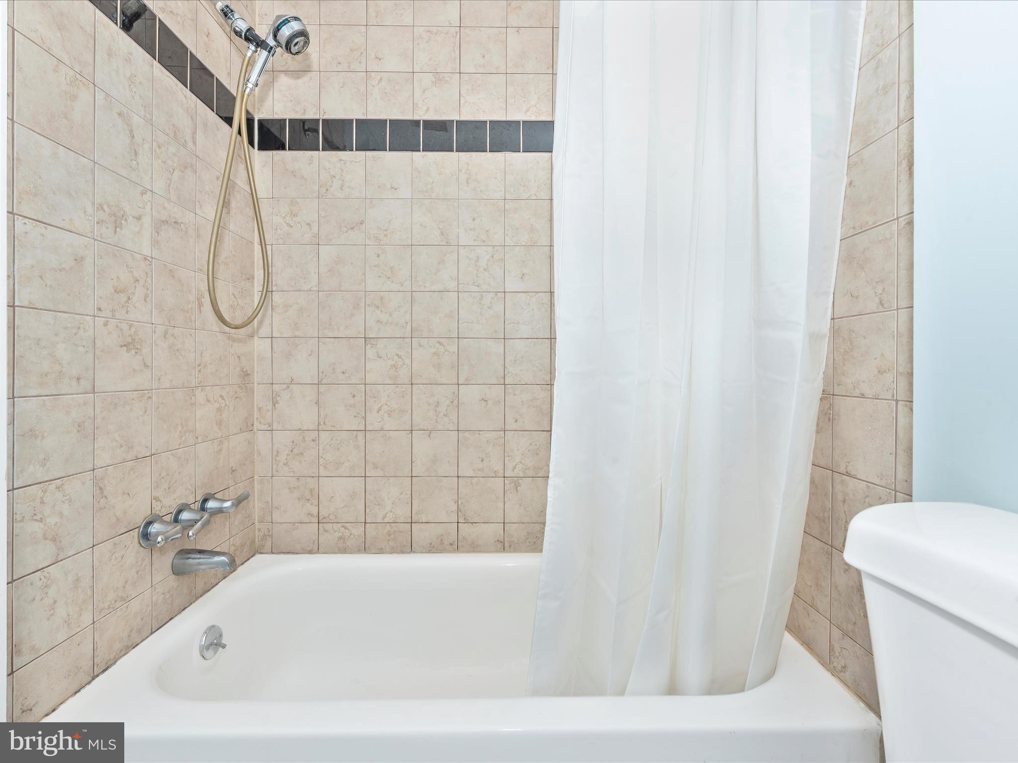 FRIENDLY ACRES - Residential