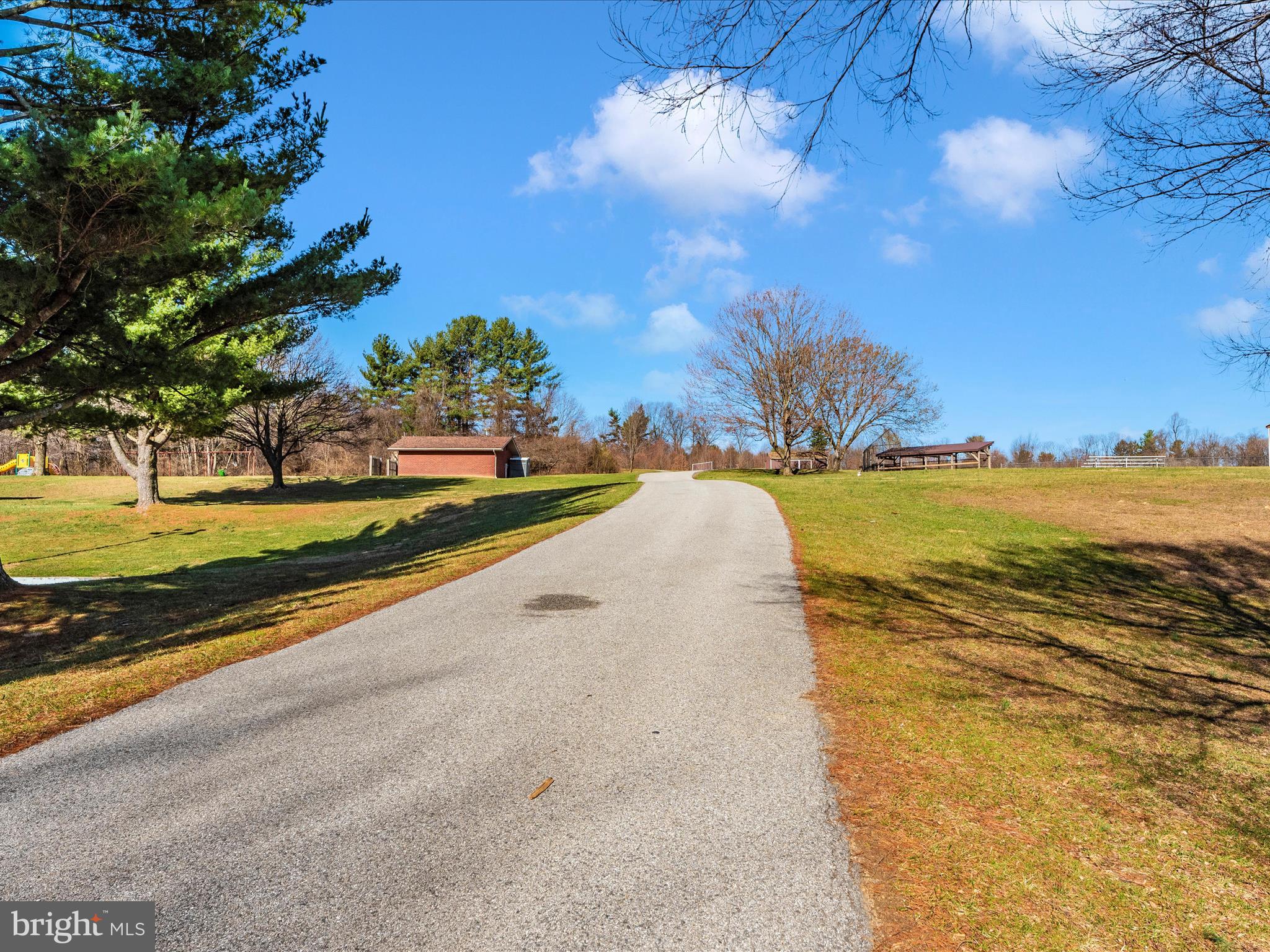 FRIENDLY ACRES - Residential