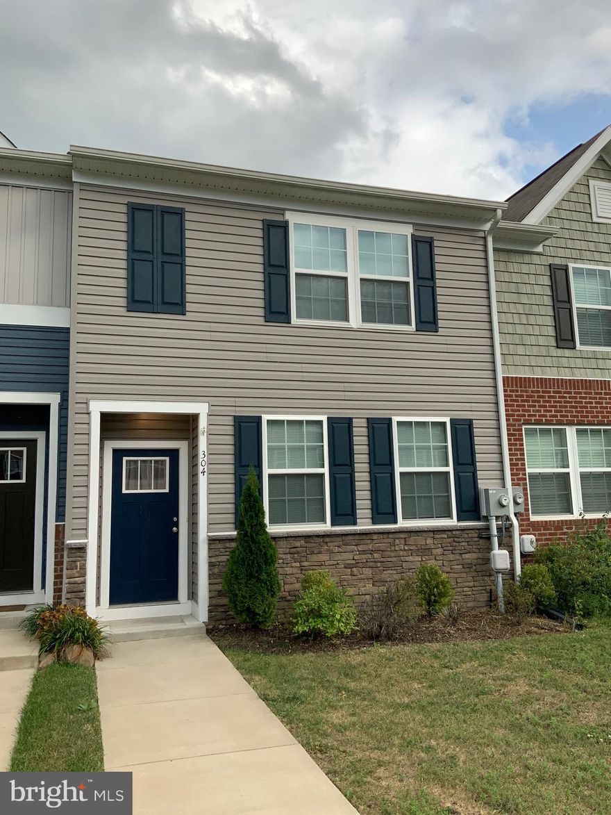 Beautiful 2 level 3 bedroom 2.5 bath townhome located in desirable Falling Waters area in Berkeley Ridge Community! The main level opens to a stunning kitchen featuring a large kitchen island, pantry, Stainless Steel Appliances, recessed lighting, and breakfast nook, Luxury Vinyl Plank flooring, 9ft ceilings, ceiling fans. Just off the kitchen is a dining area and a light-filled family room. The upper level offers an owner's suite with a walk-in closet, dual vanities, and a spacious shower! The upper level also includes 2 additional bedrooms, a full hall bathroom, linen closet, and laundry. Fully fenced backyard. Many nearby amenities, such as Medical Facilities, Shopping, Restaurants and Schools. Subdivision offers plenty of overflow parking and a common area including a playground! Tenant pays all Utilities. Landlord pays HOA fee. Pets are Case by Case with Pet Deposit Fee (partially non-refundable).