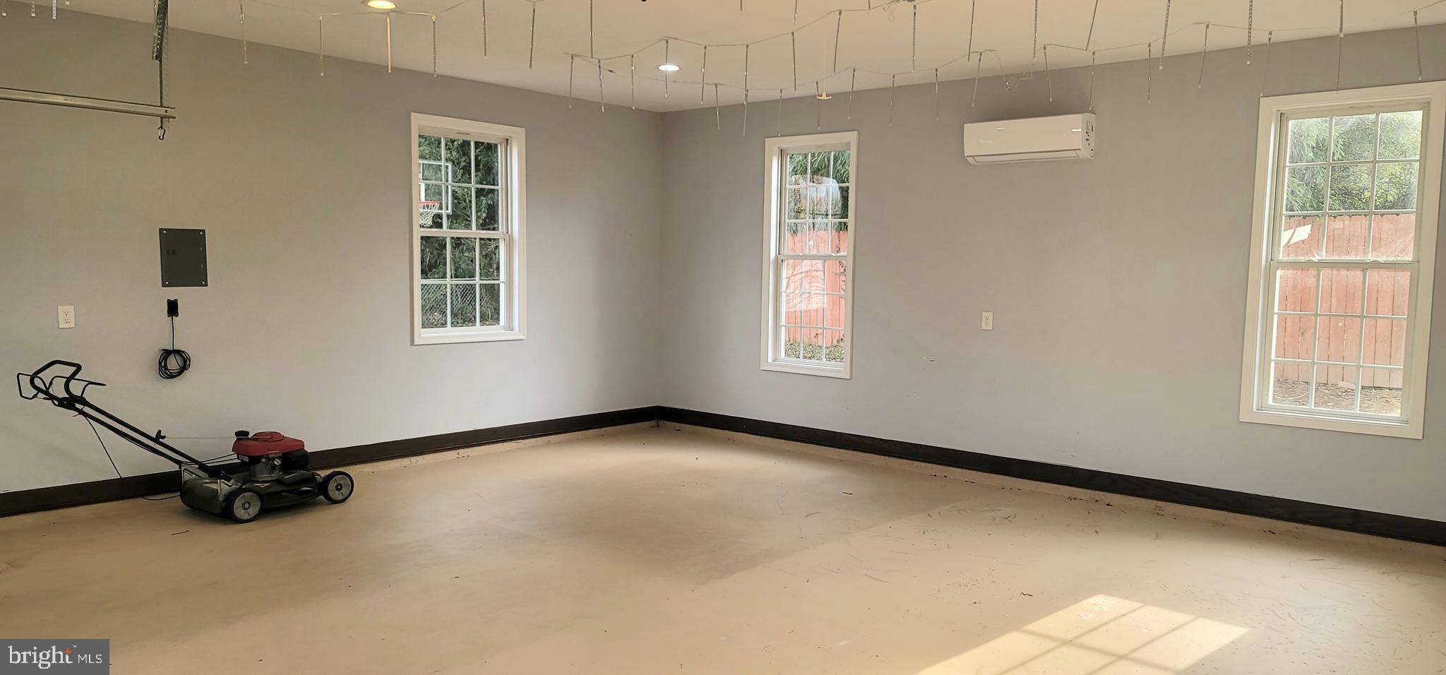 KENWOOD - Residential