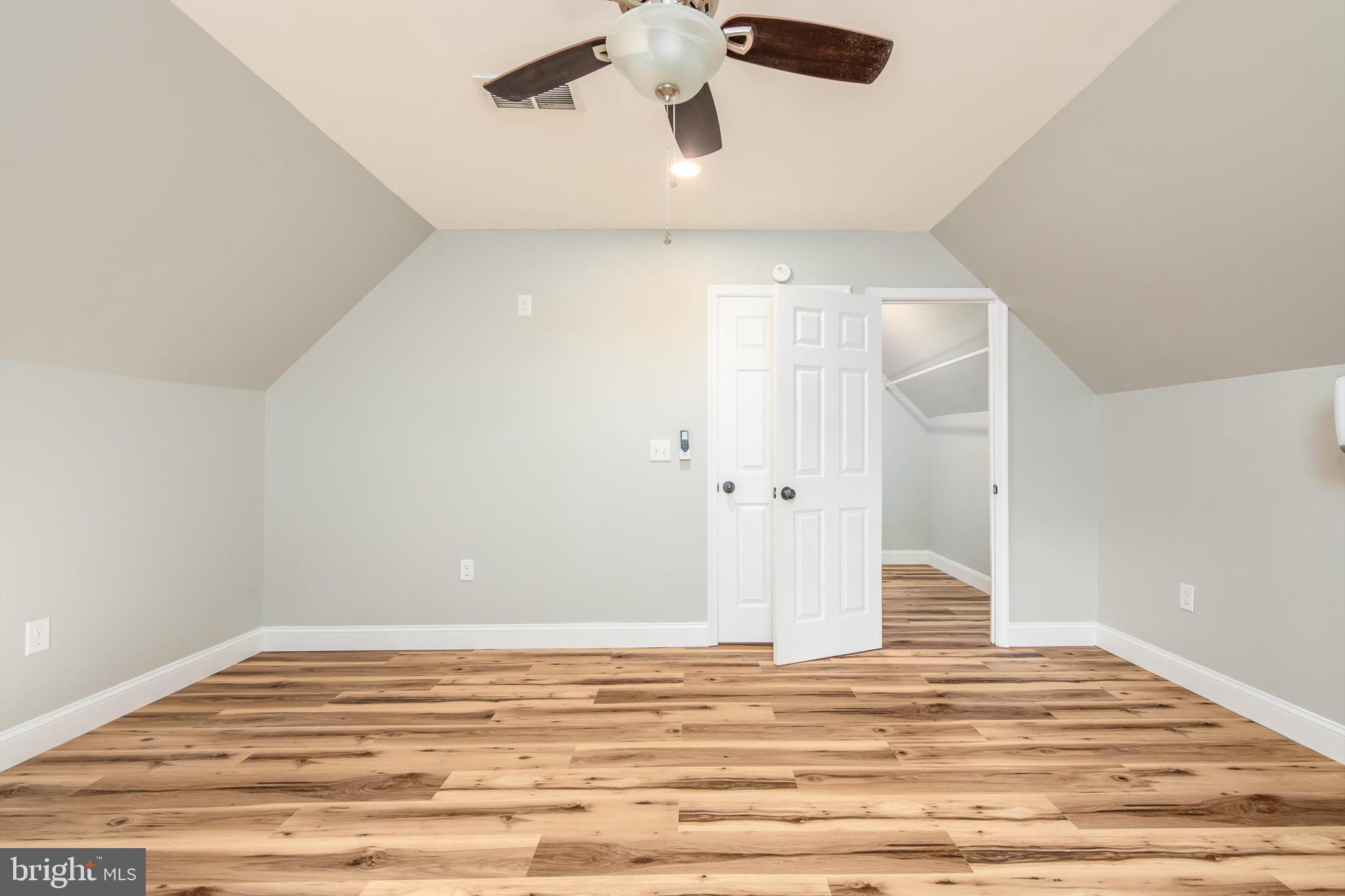 HAWKS NEST - Residential