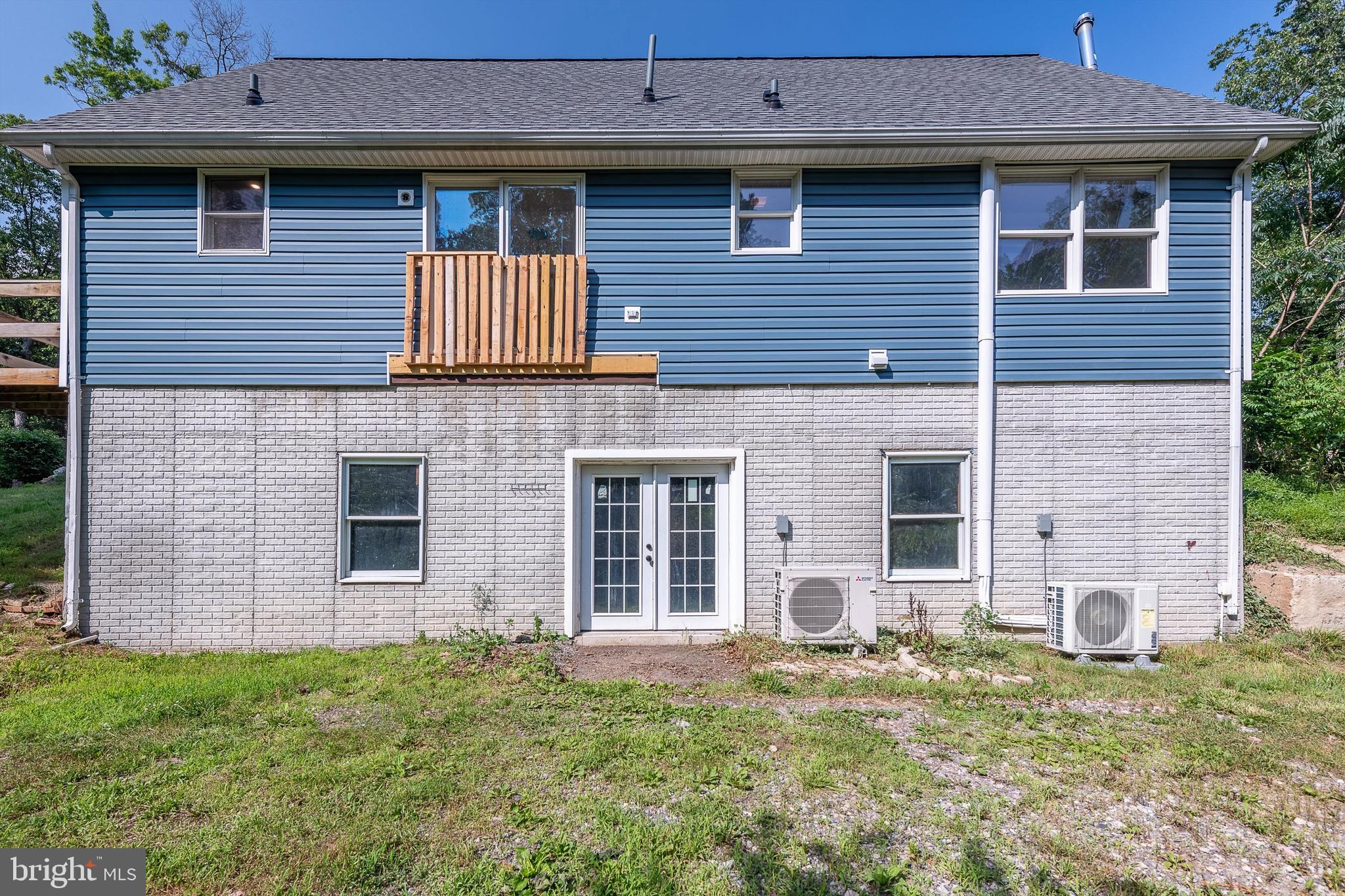 HAWKS NEST - Residential