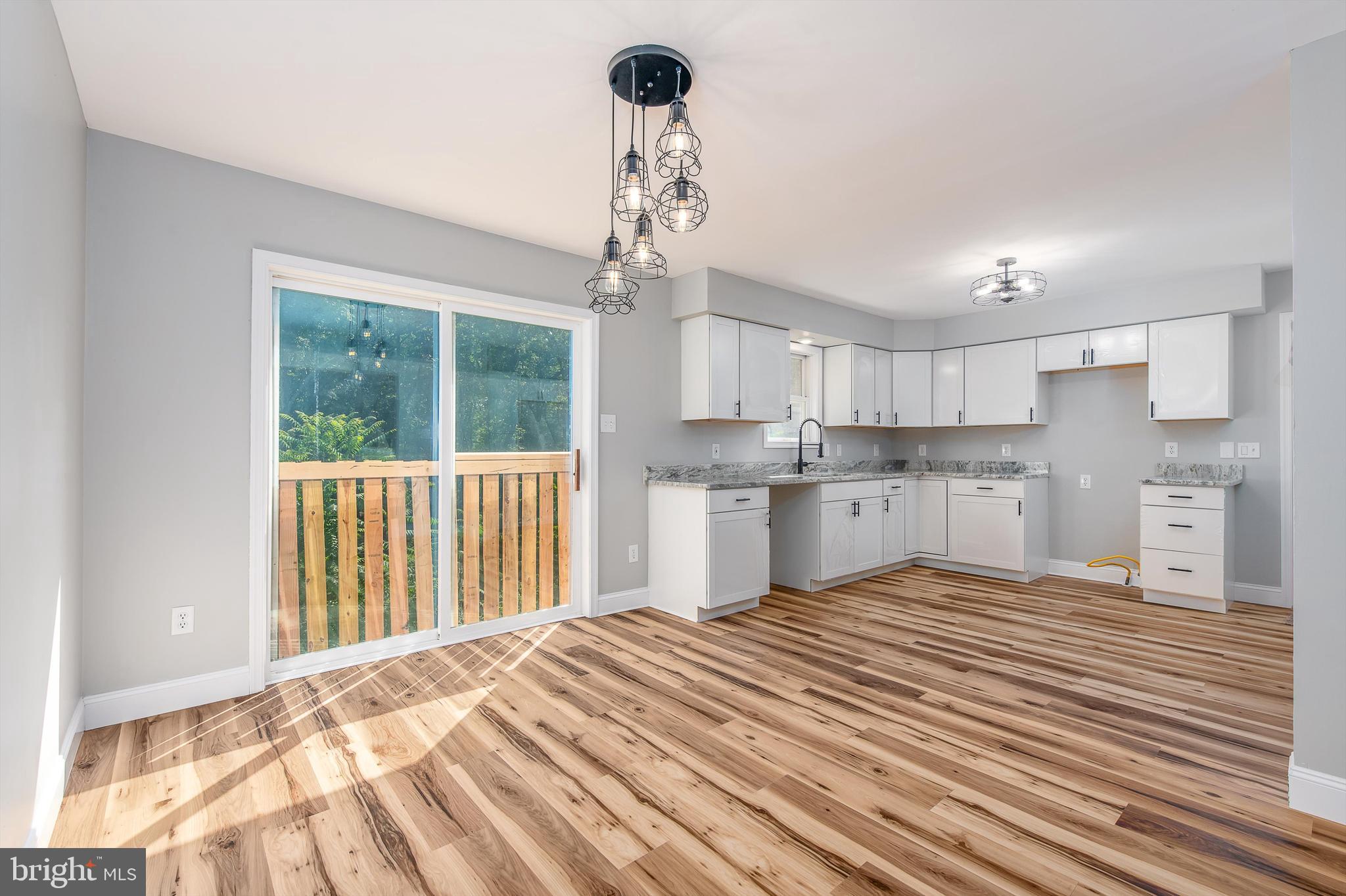 HAWKS NEST - Residential