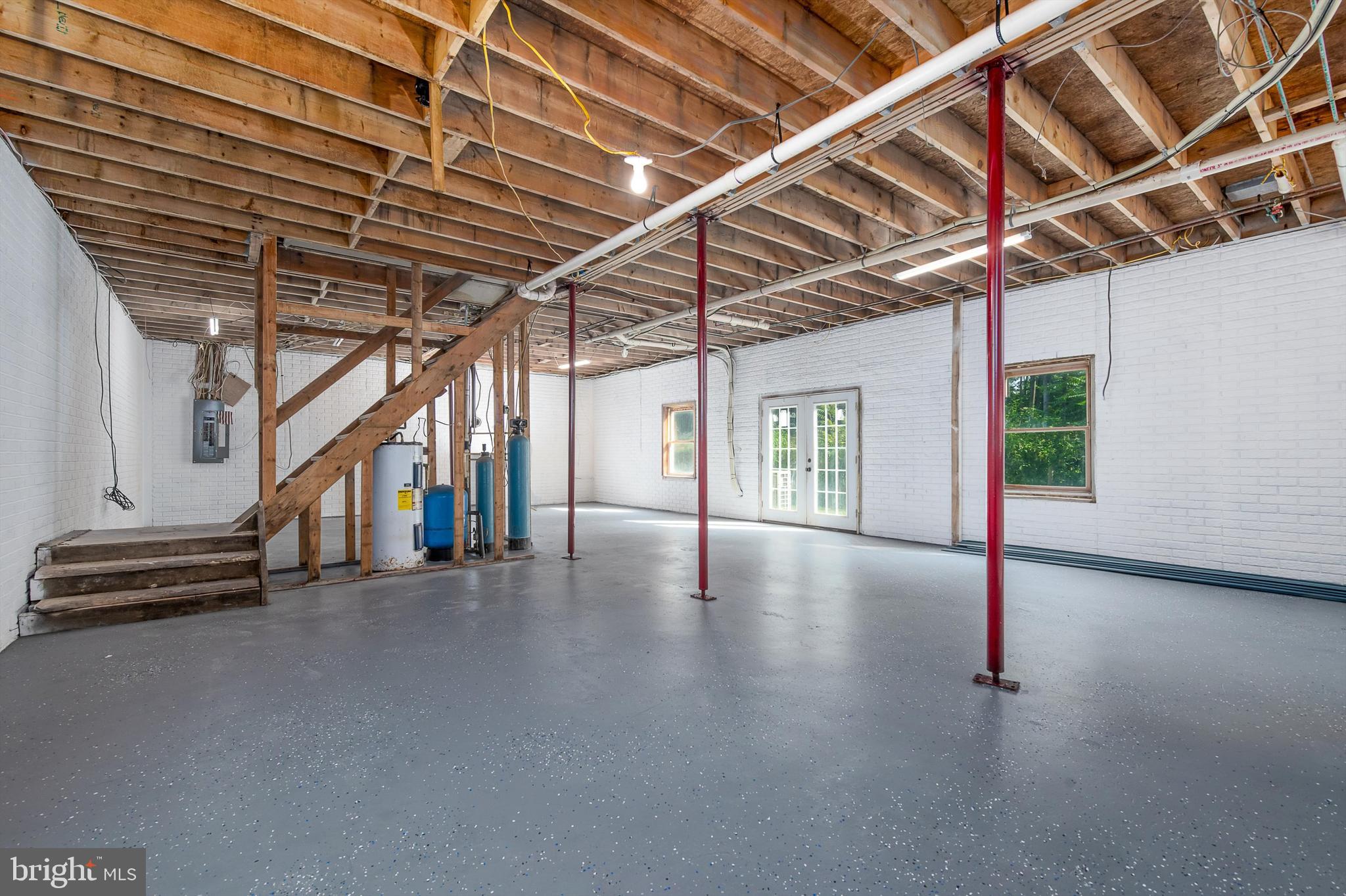 HAWKS NEST - Residential