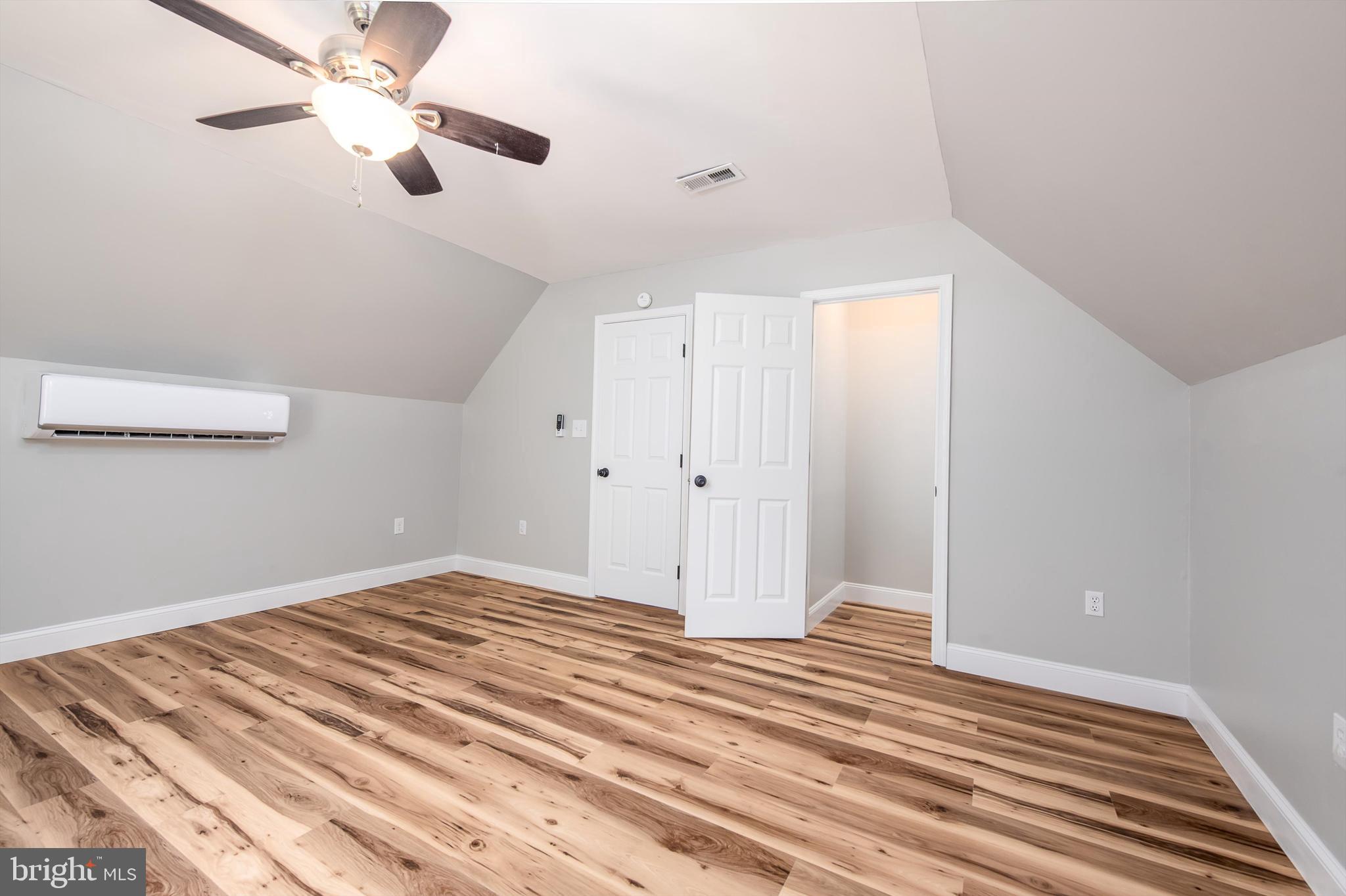 HAWKS NEST - Residential