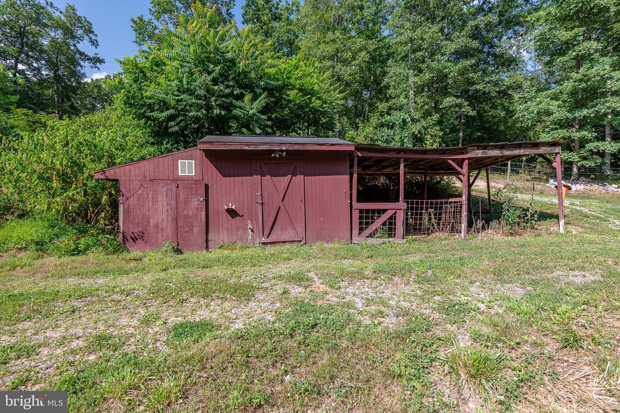 HAWKS NEST - Residential