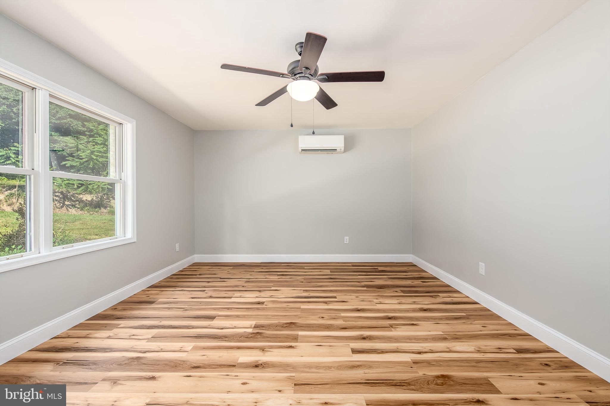 HAWKS NEST - Residential