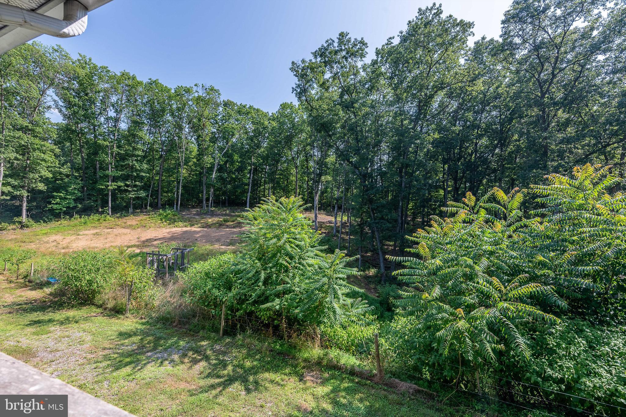 HAWKS NEST - Residential