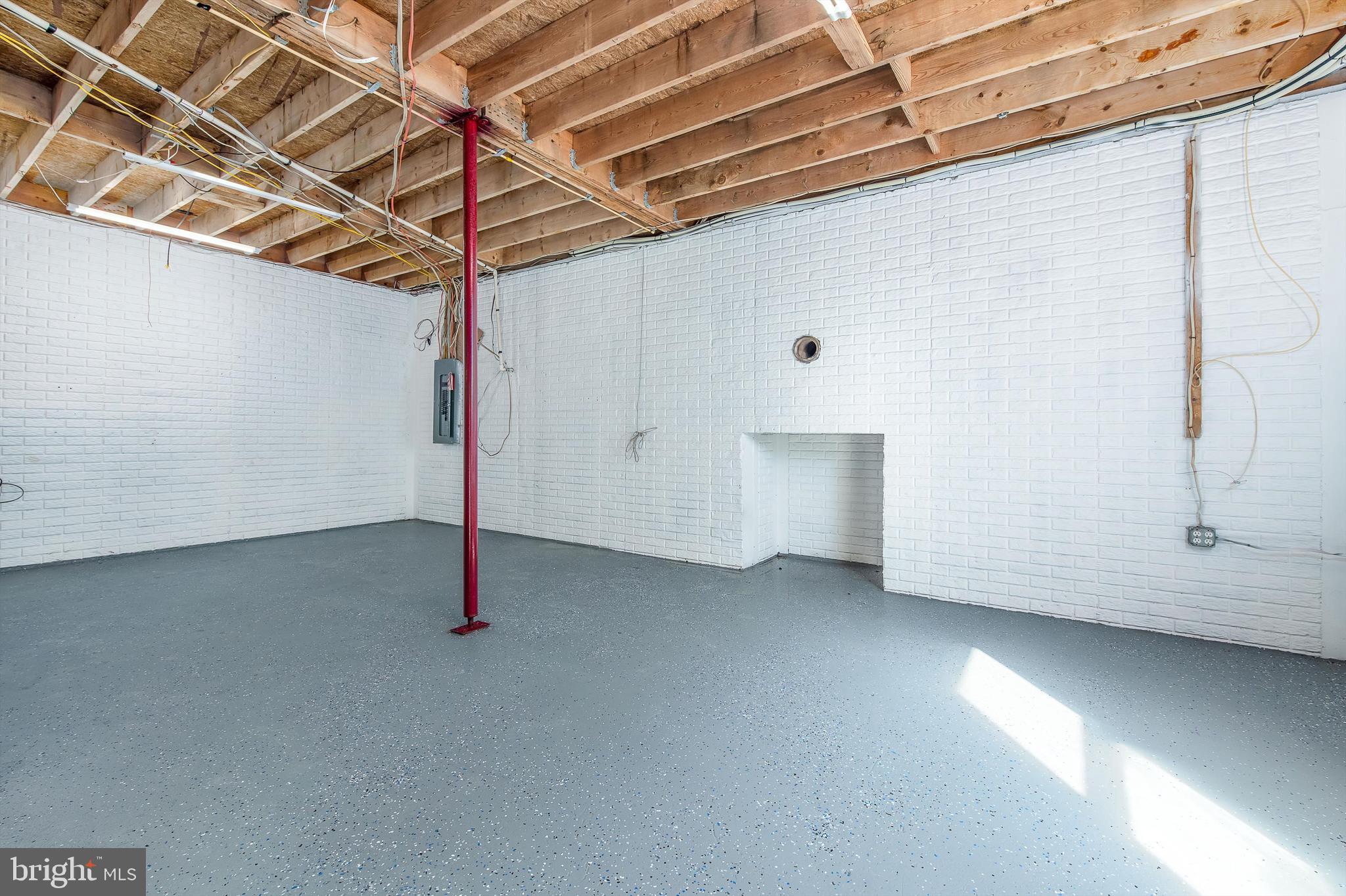 HAWKS NEST - Residential