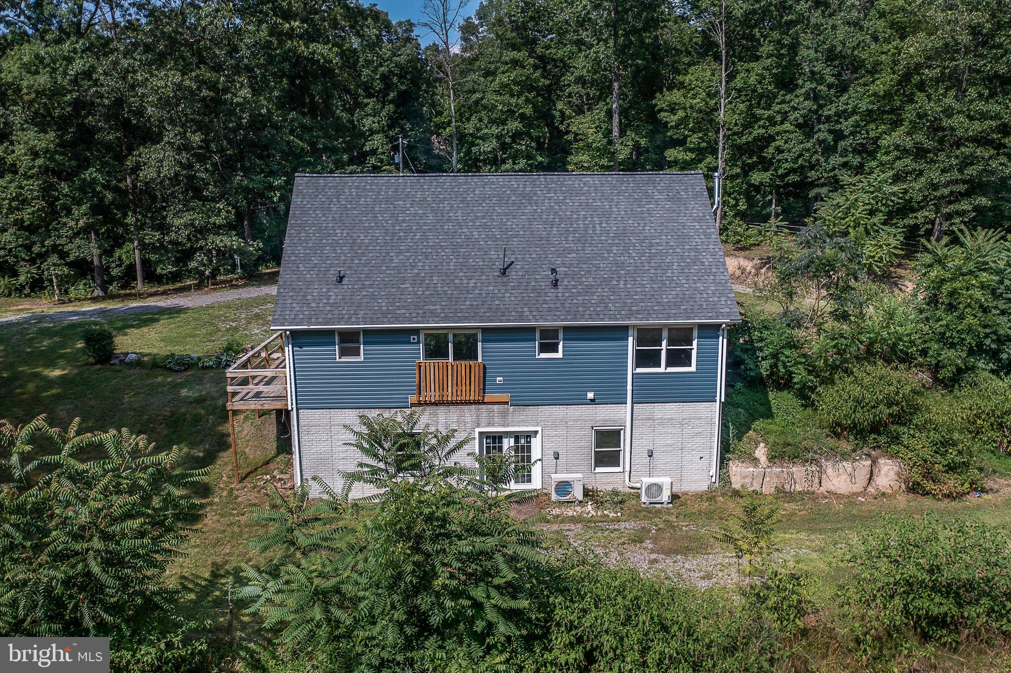 HAWKS NEST - Residential