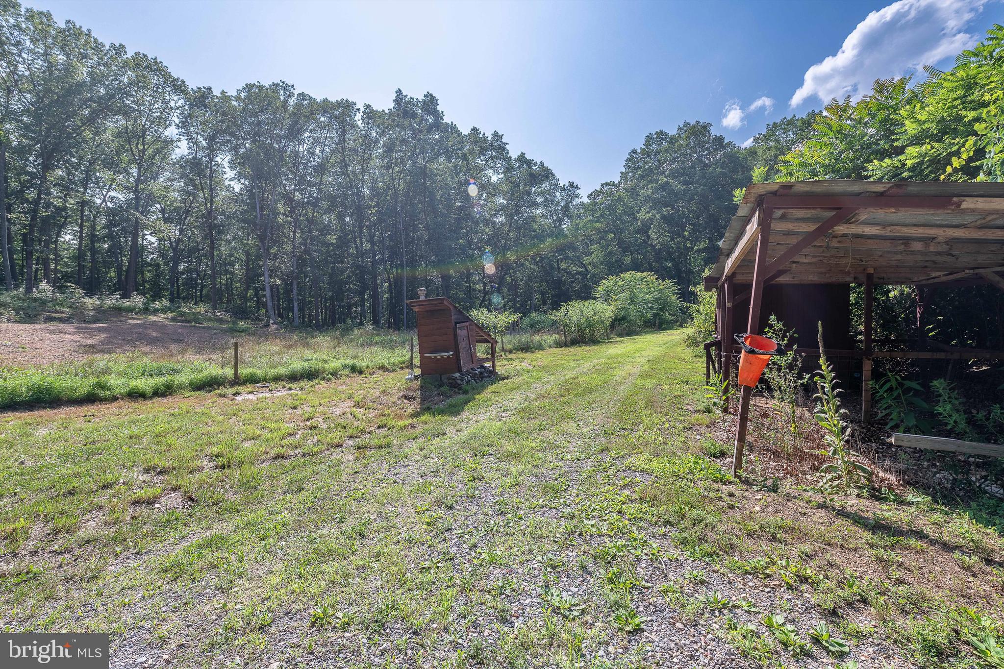 HAWKS NEST - Residential