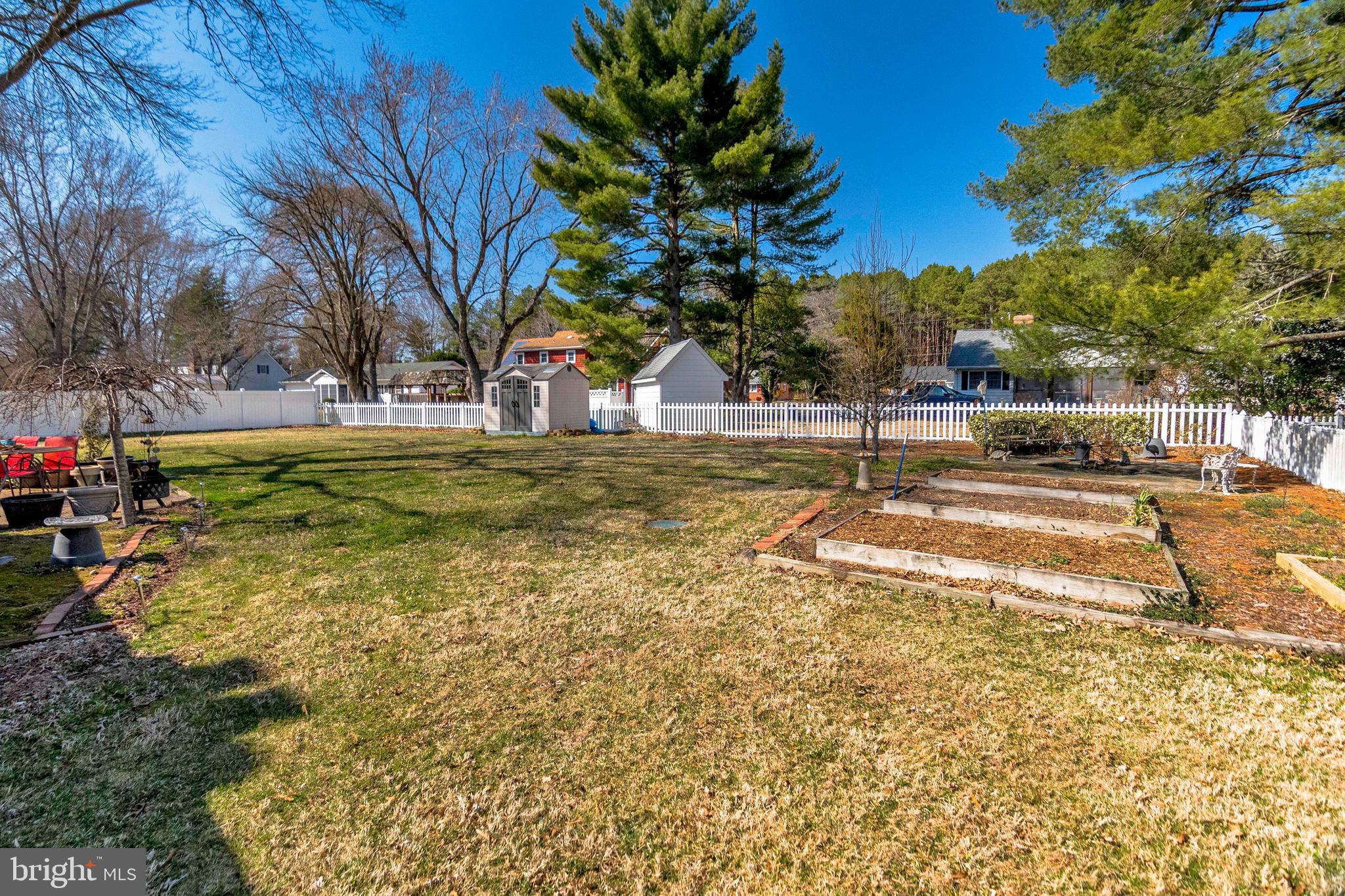 CHESTNUT HILLS - Residential