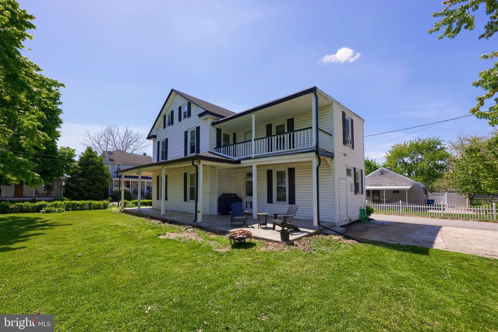 Photo of 149 W Broad Street, SALUNGA, PA 17538 (MLS # PALA2087116)