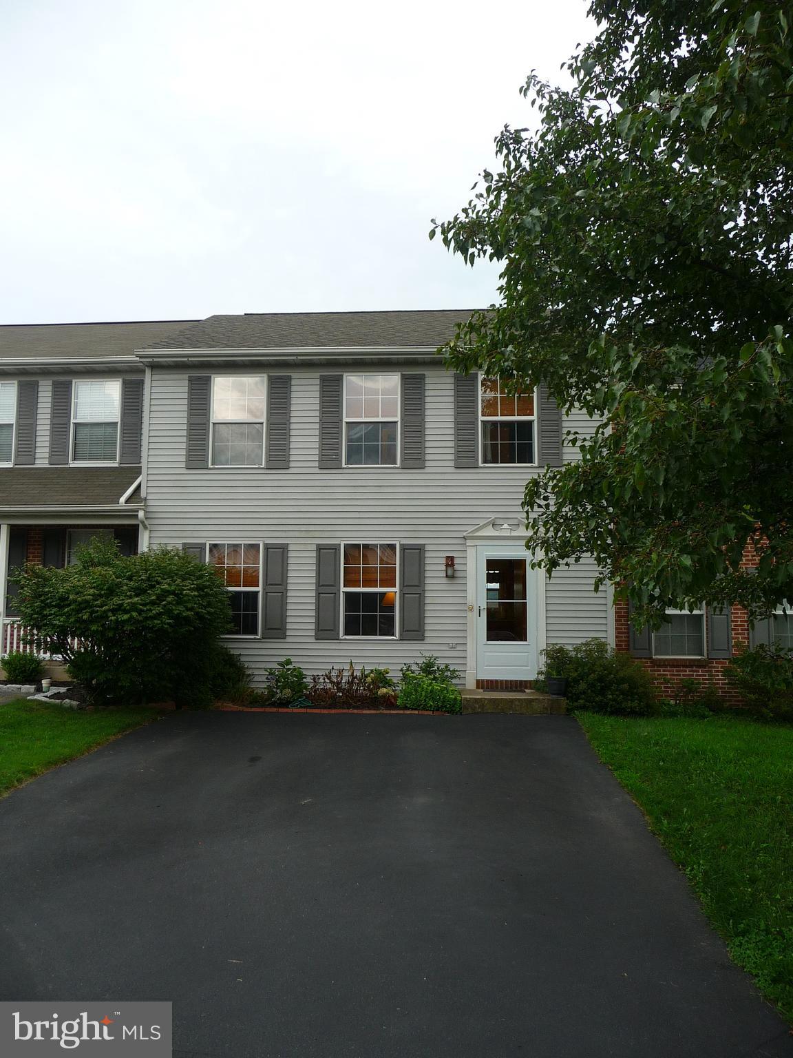MAYTOWN VILLAGE SQUARE - Residential