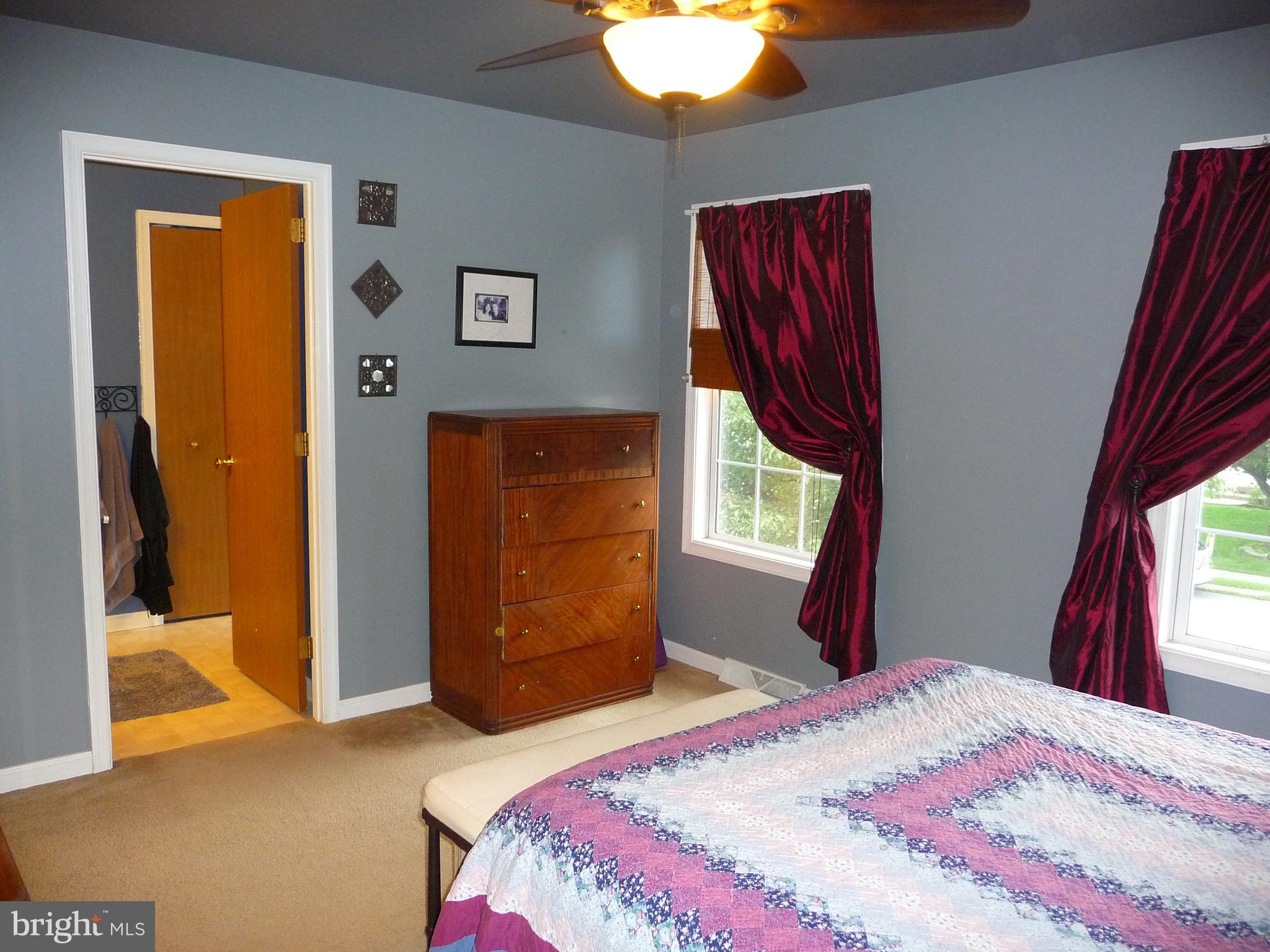 MAYTOWN VILLAGE SQUARE - Residential