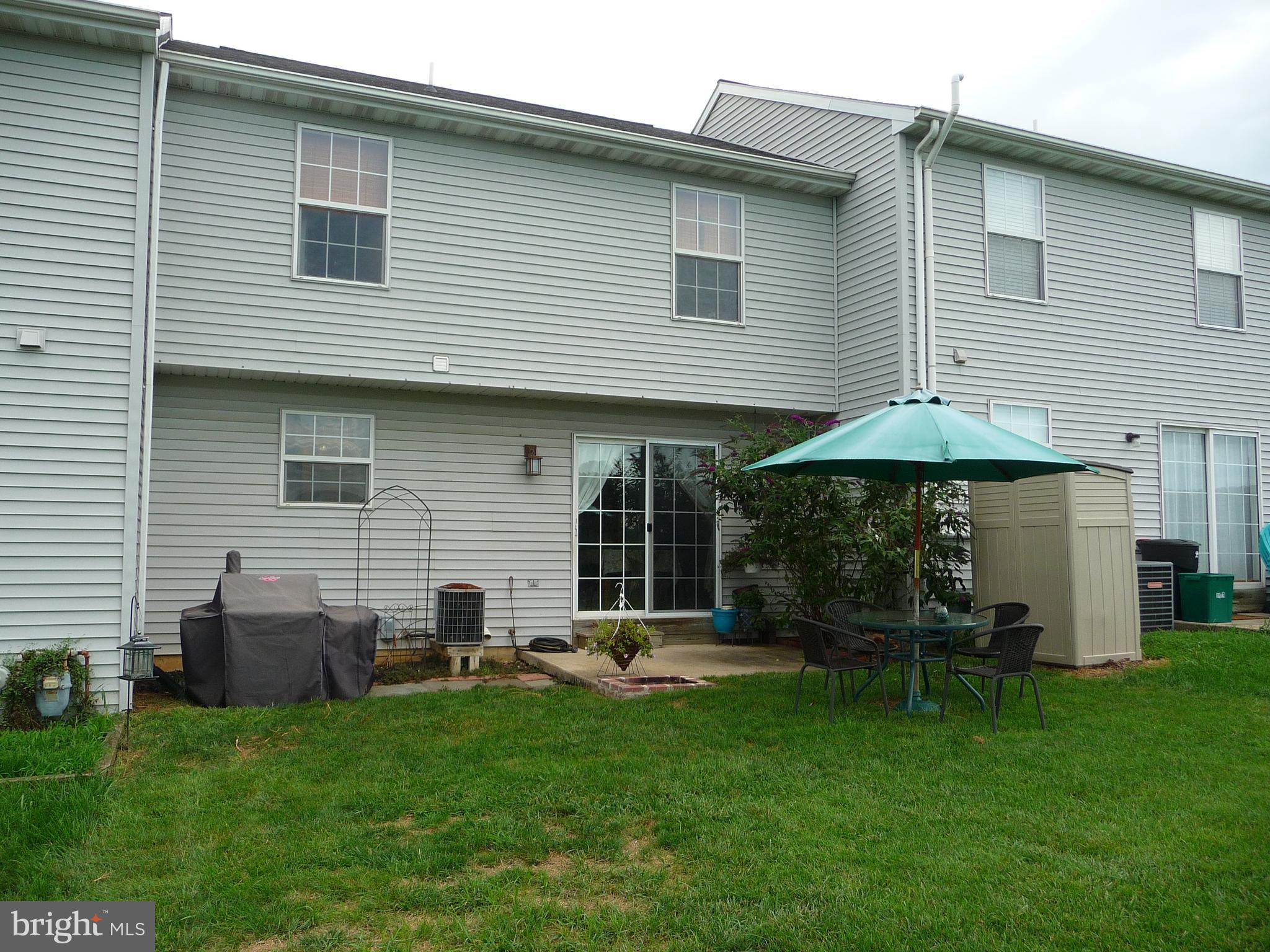 MAYTOWN VILLAGE SQUARE - Residential