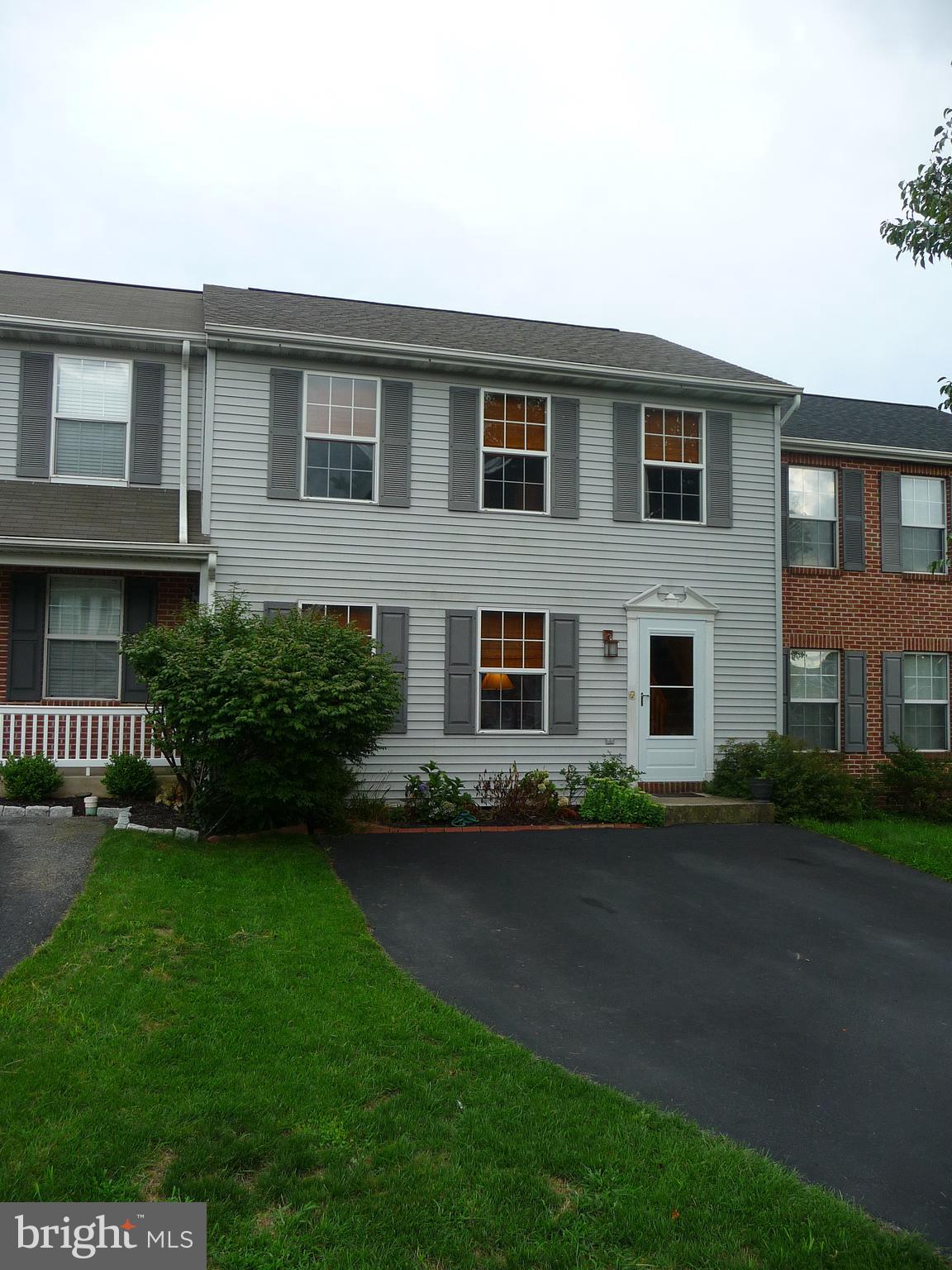 MAYTOWN VILLAGE SQUARE - Residential