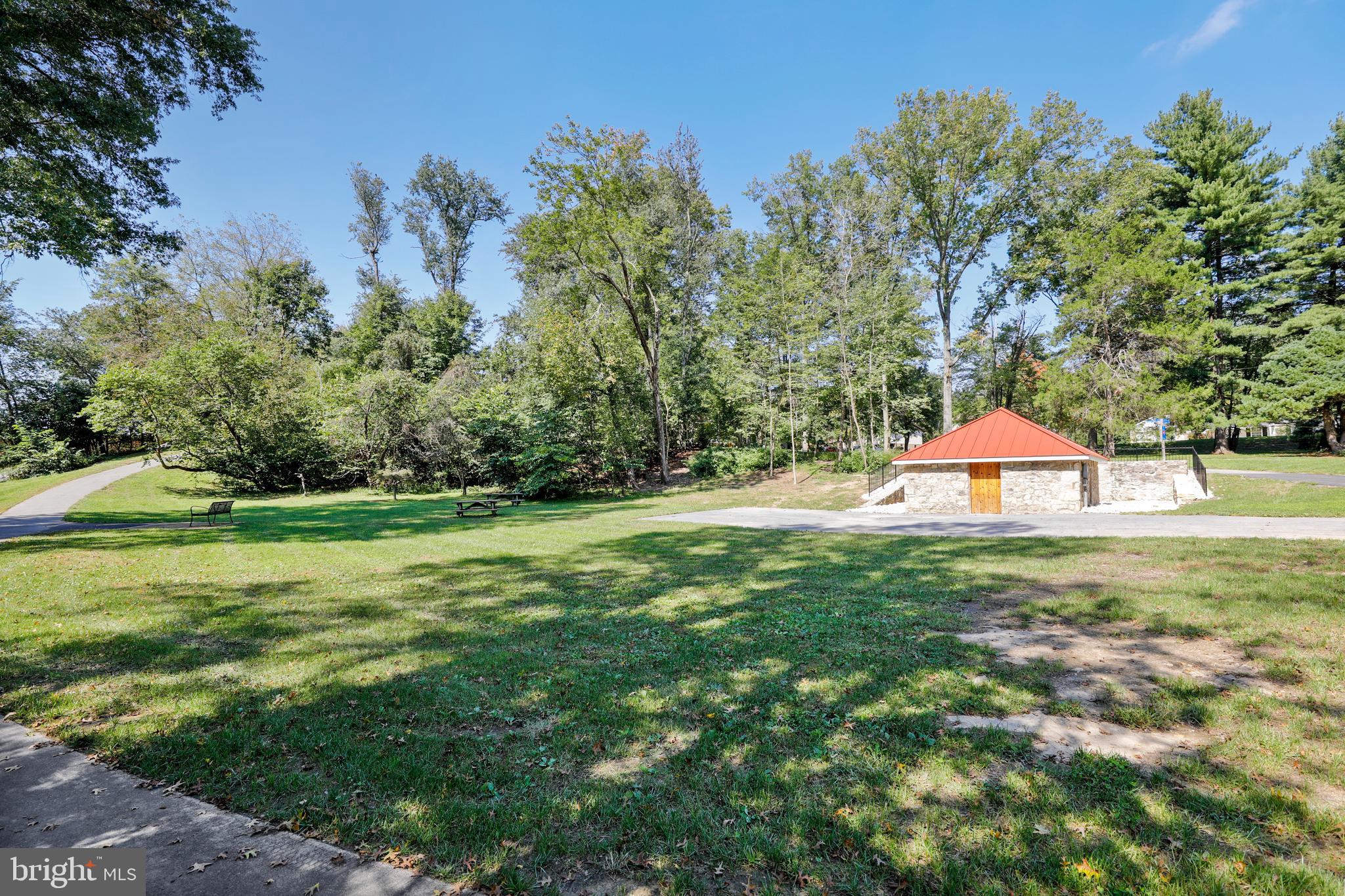 THE BIRCHES - Residential