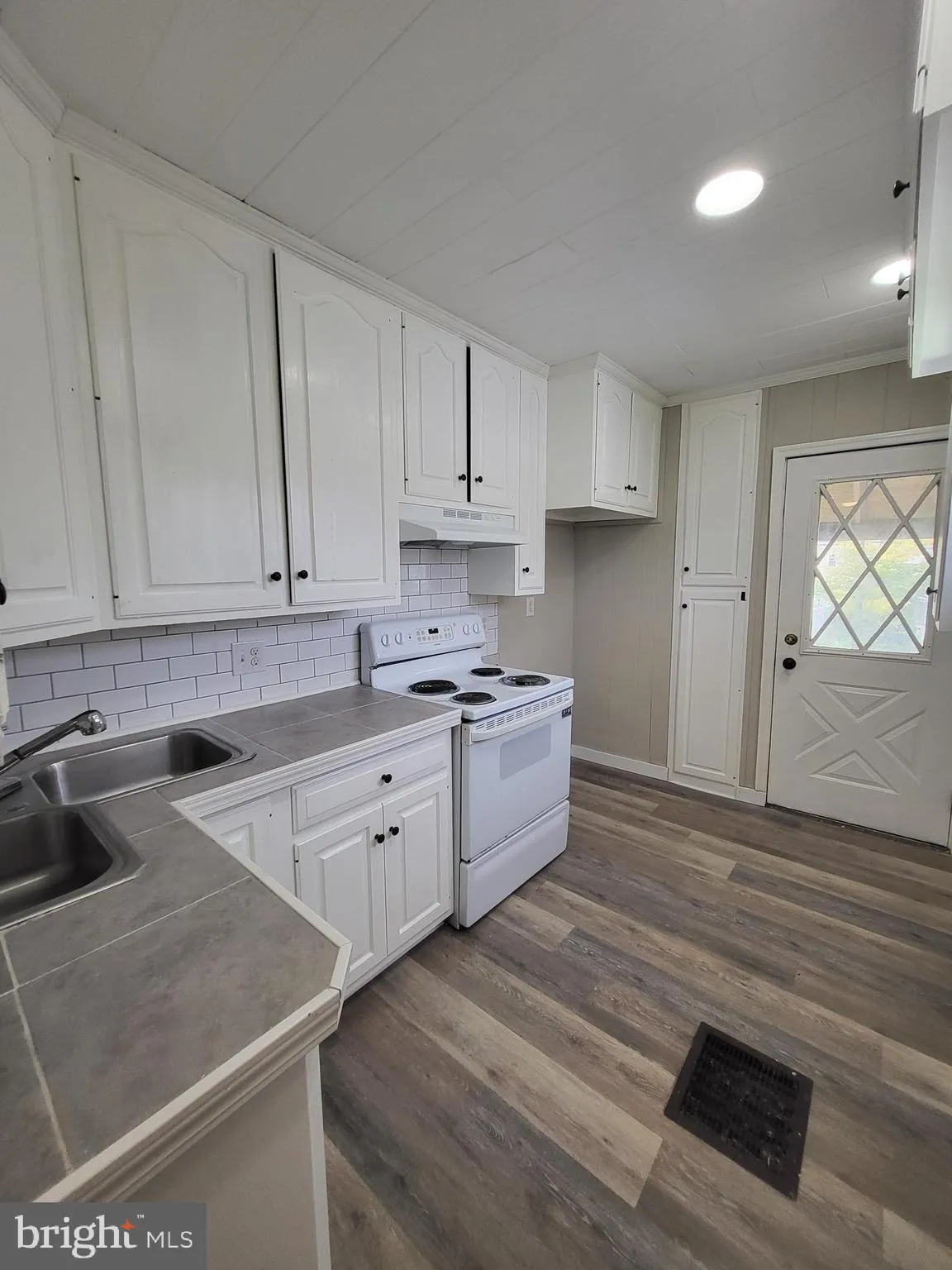 Reading, Pennsylvania 19606, United States, 3 Bedrooms Bedrooms, ,1 BathroomBathrooms,Residential,Active,224141