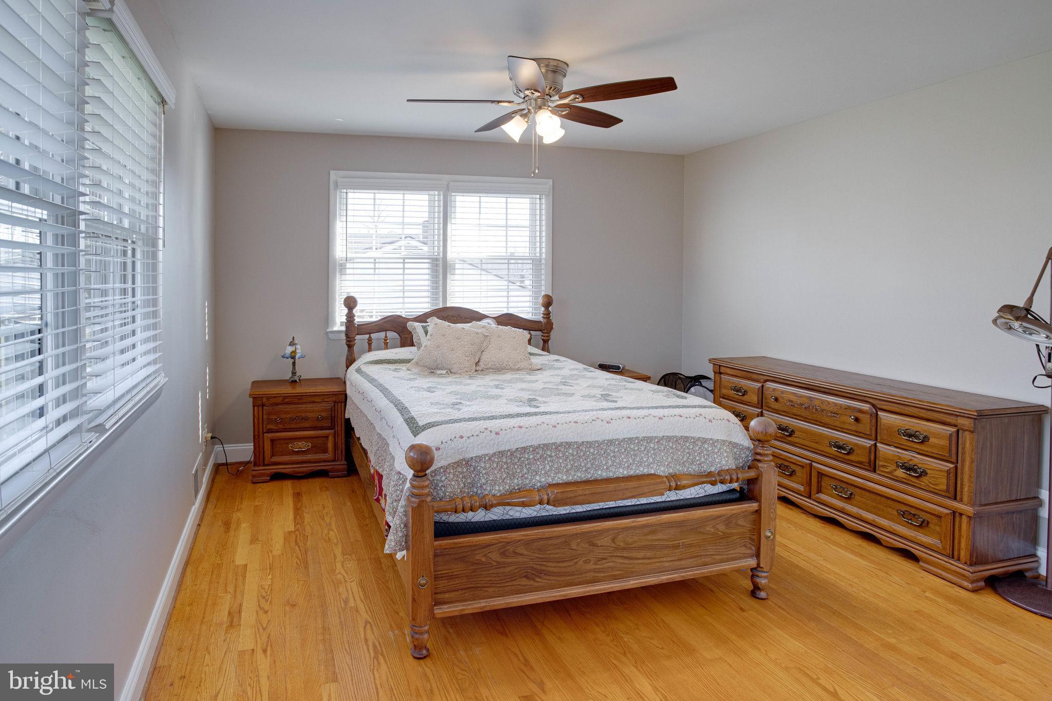 COUNTRY CLUB VIEW - Residential