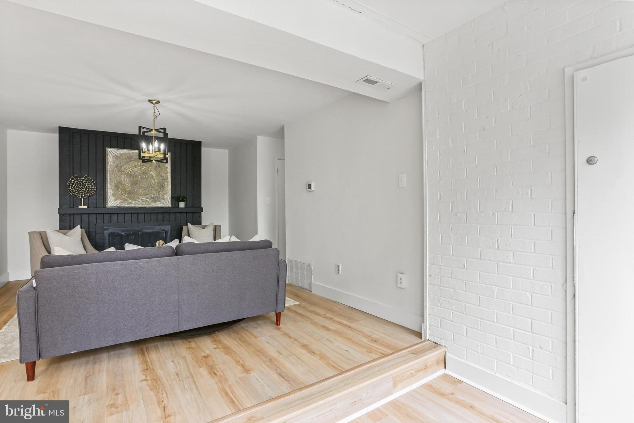 VILLAGE OF WILDE LAKE - Residential