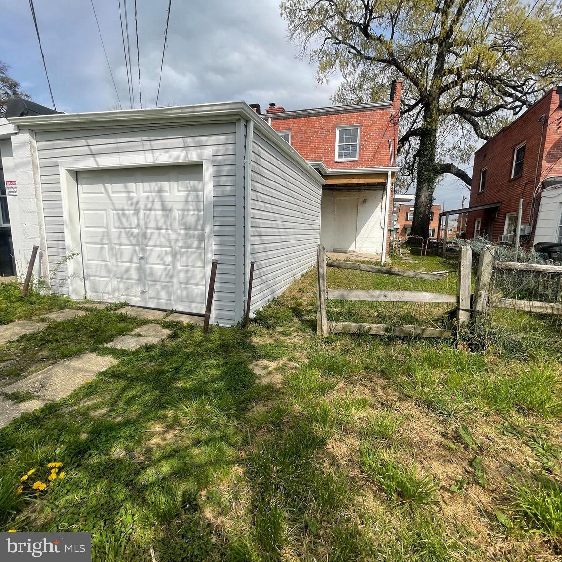 RIDGELEIGH - Residential Lease