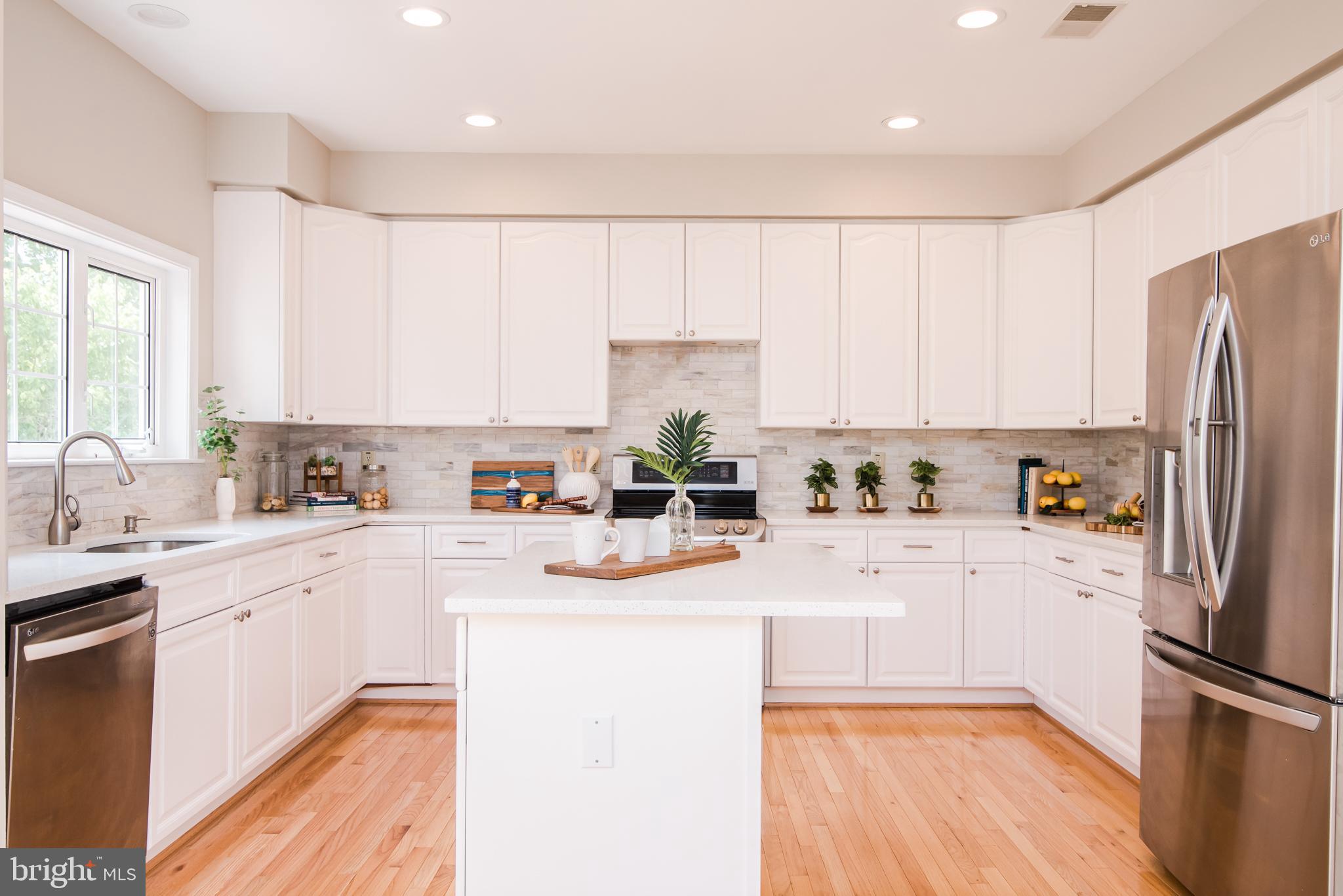 RIVERSIDE ACRES - Residential