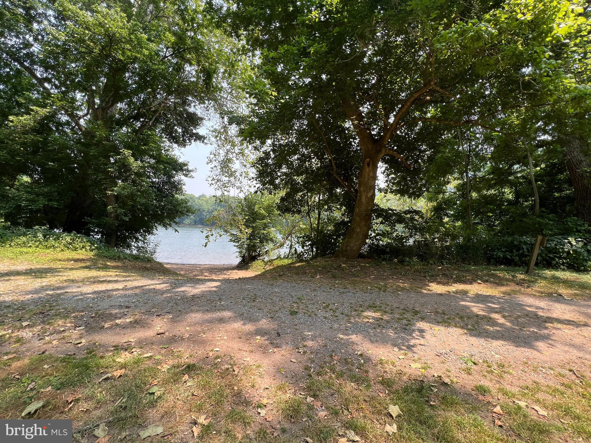 RIVERSIDE ACRES - Residential