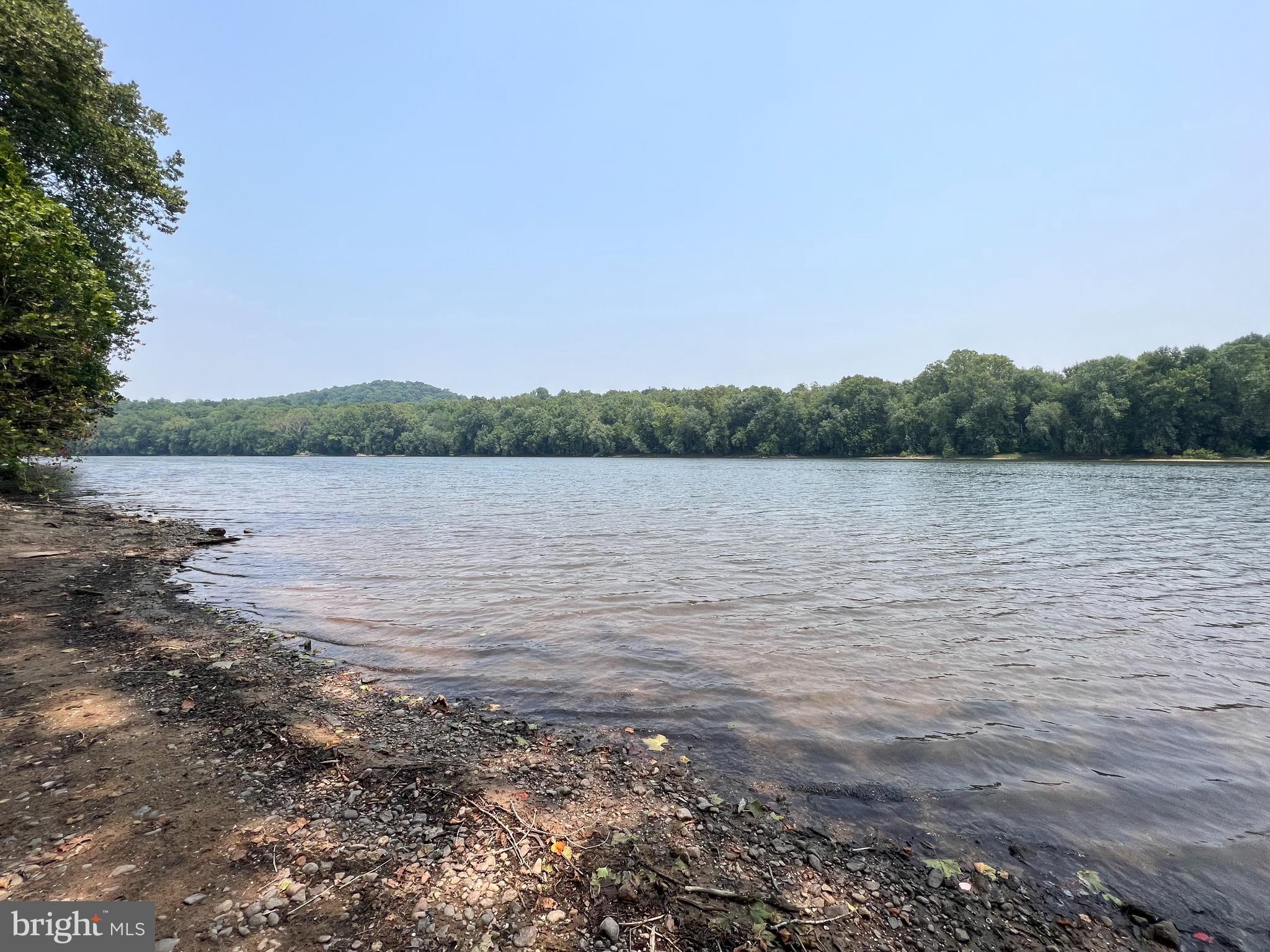 RIVERSIDE ACRES - Residential