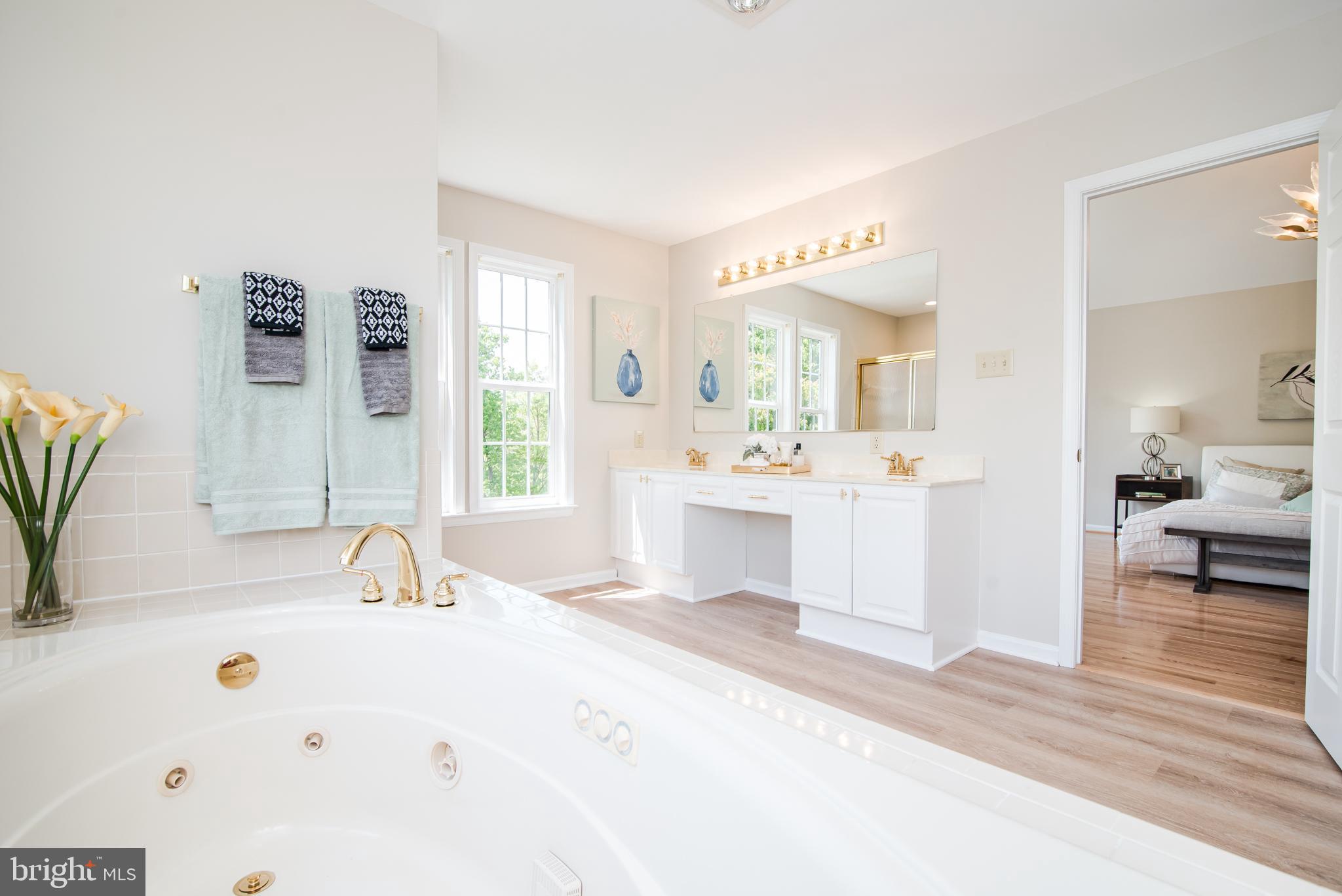 RIVERSIDE ACRES - Residential