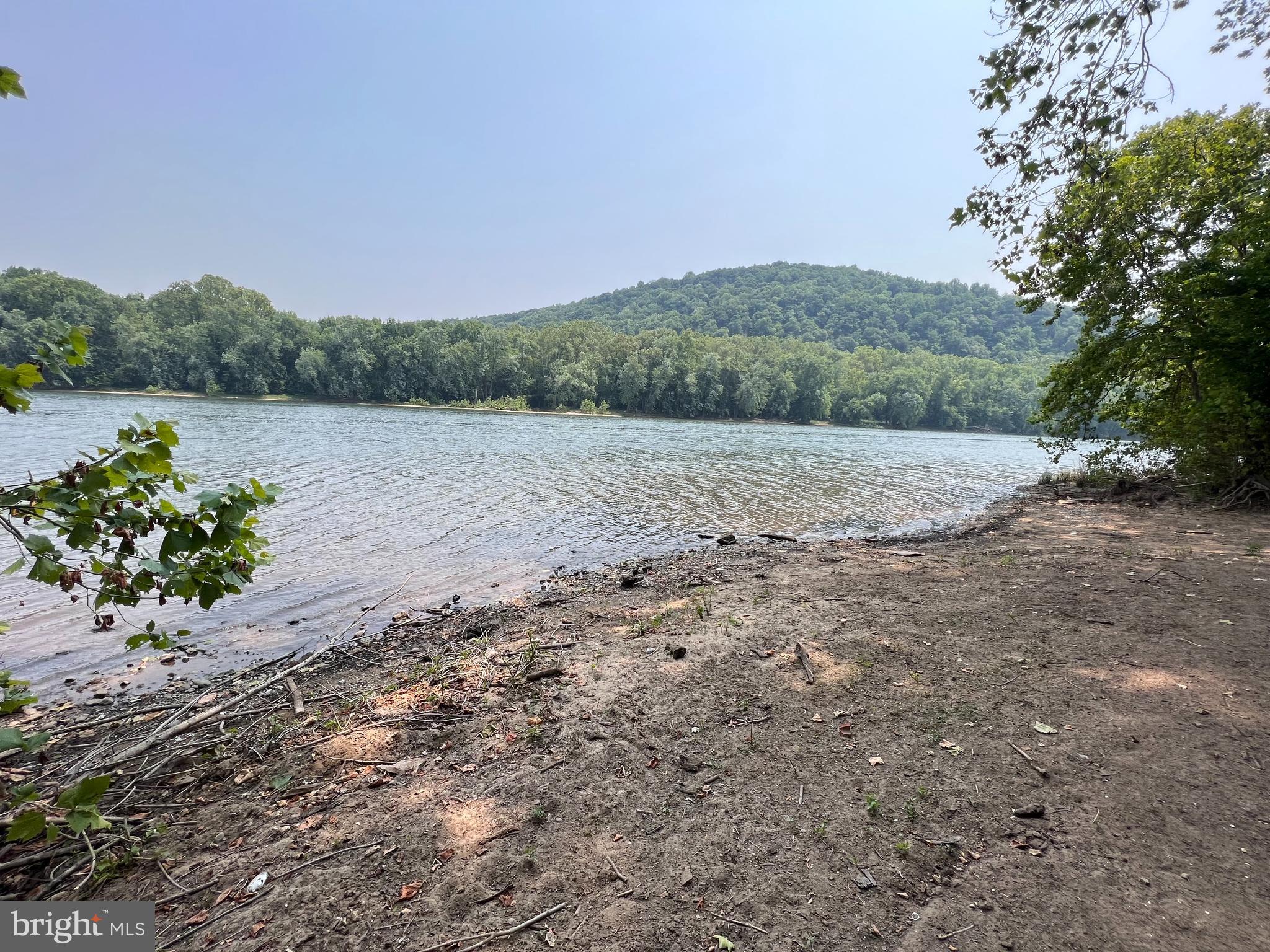 RIVERSIDE ACRES - Residential