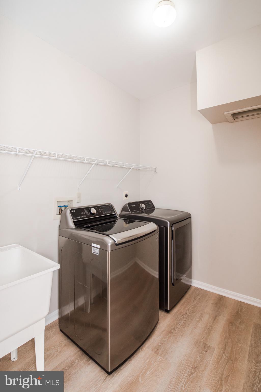 RIVERSIDE ACRES - Residential