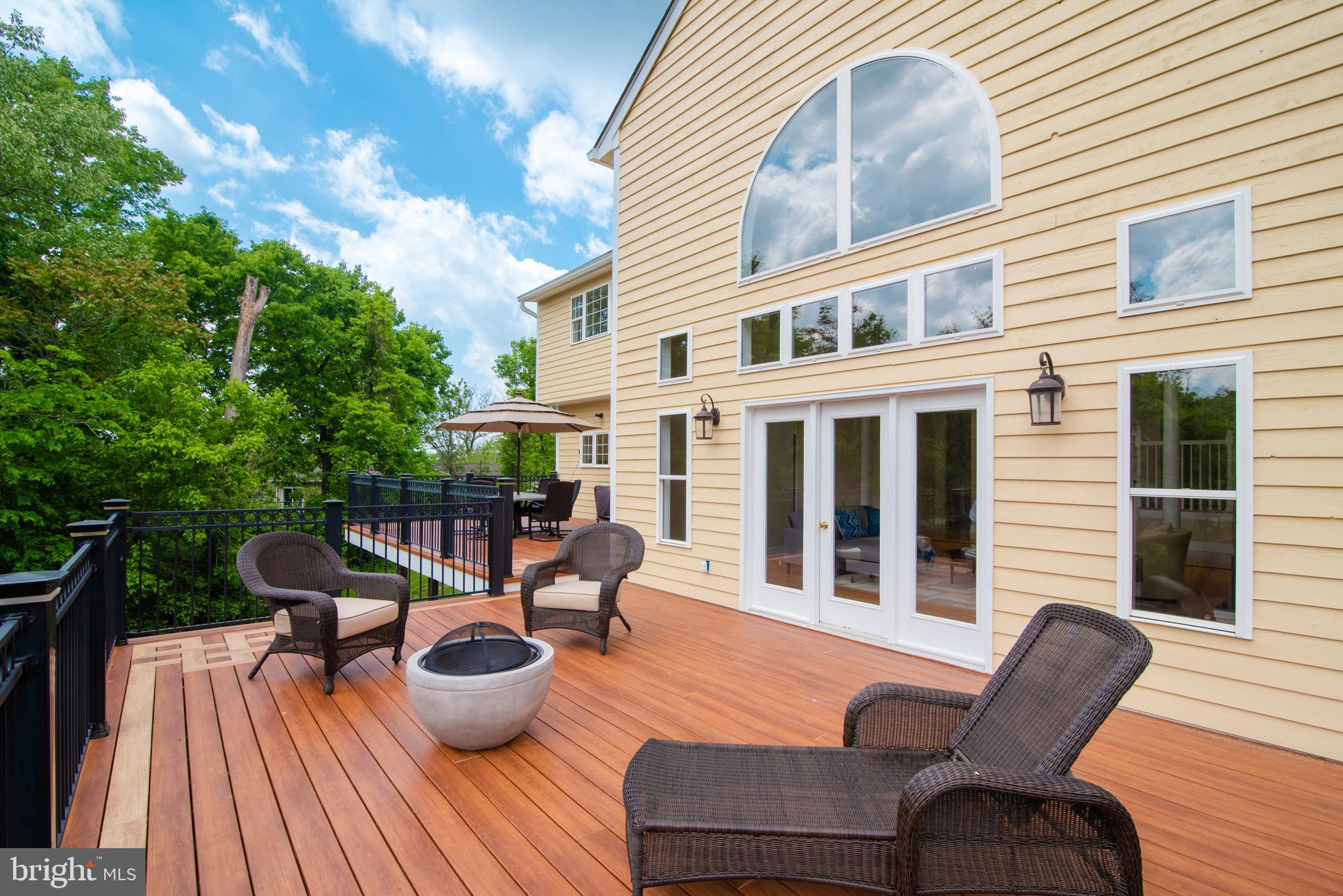 RIVERSIDE ACRES - Residential