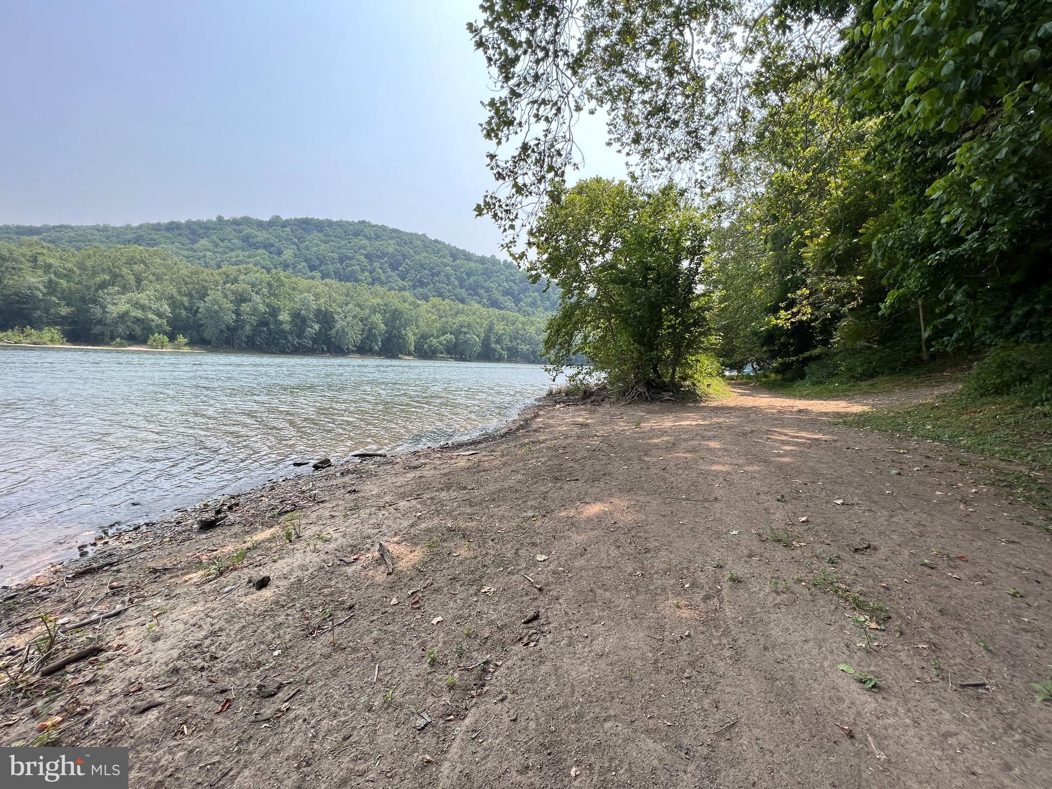 RIVERSIDE ACRES - Residential