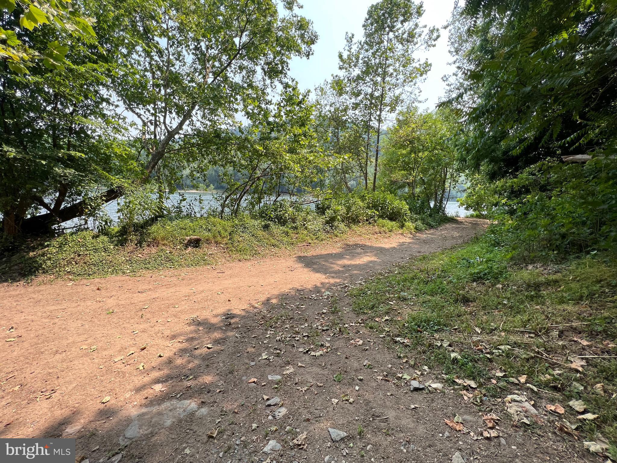 RIVERSIDE ACRES - Residential