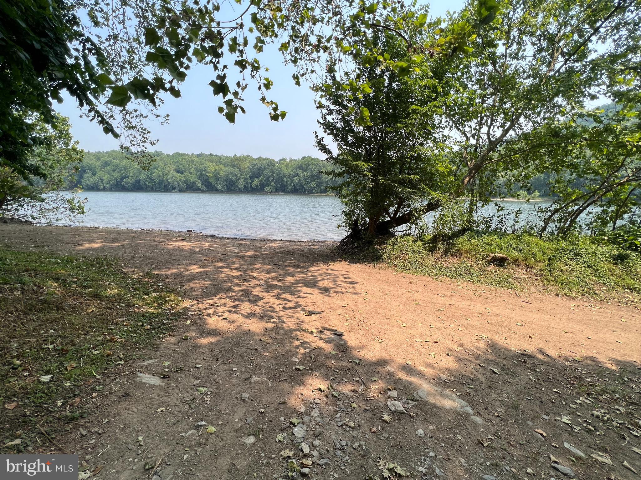 RIVERSIDE ACRES - Residential