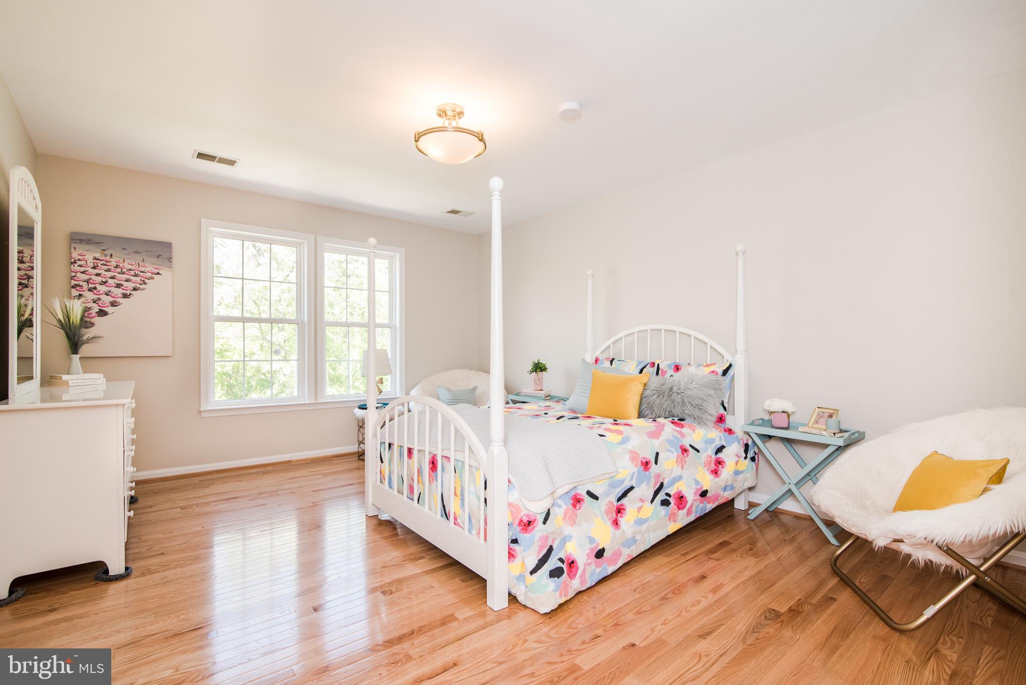 RIVERSIDE ACRES - Residential