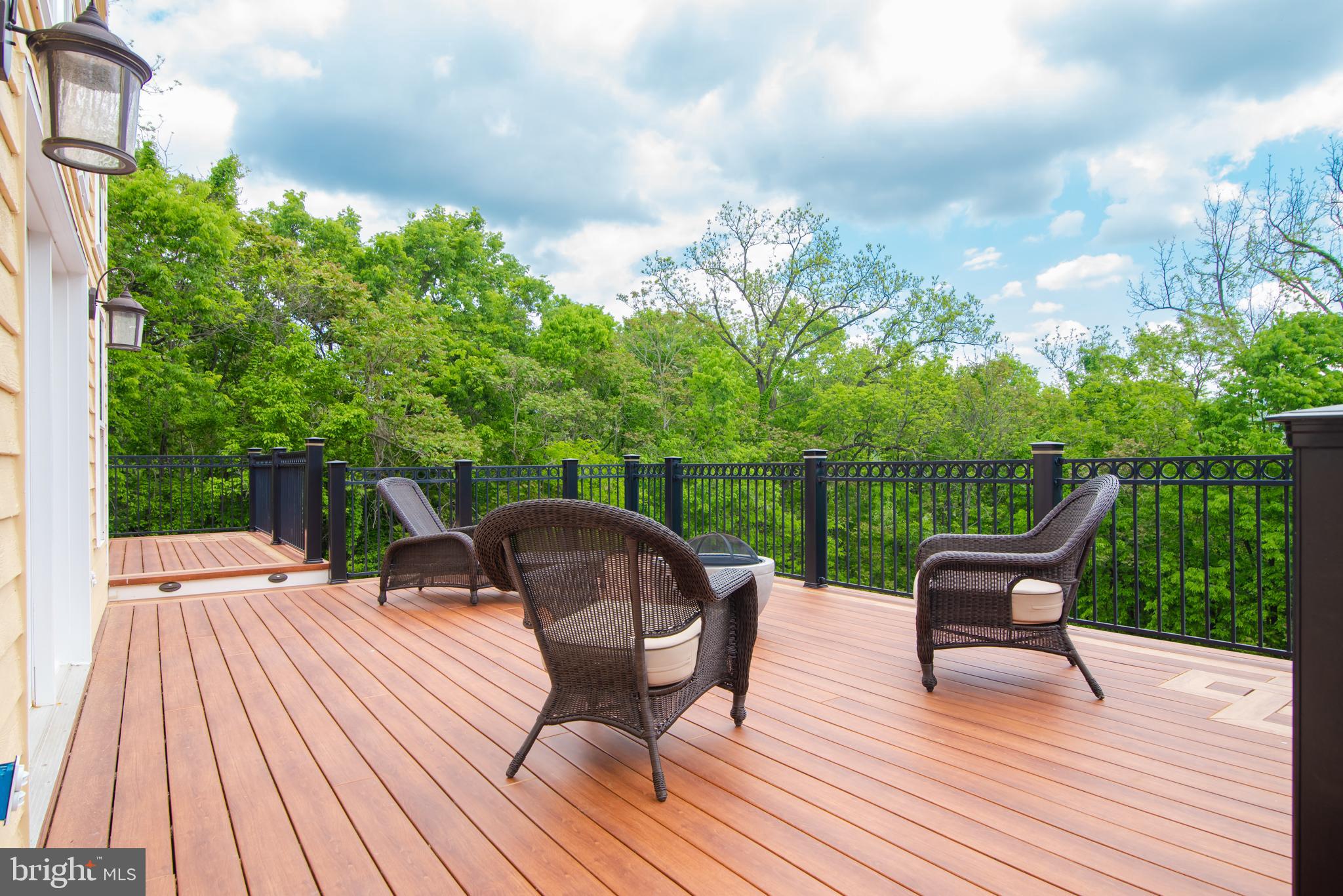 RIVERSIDE ACRES - Residential