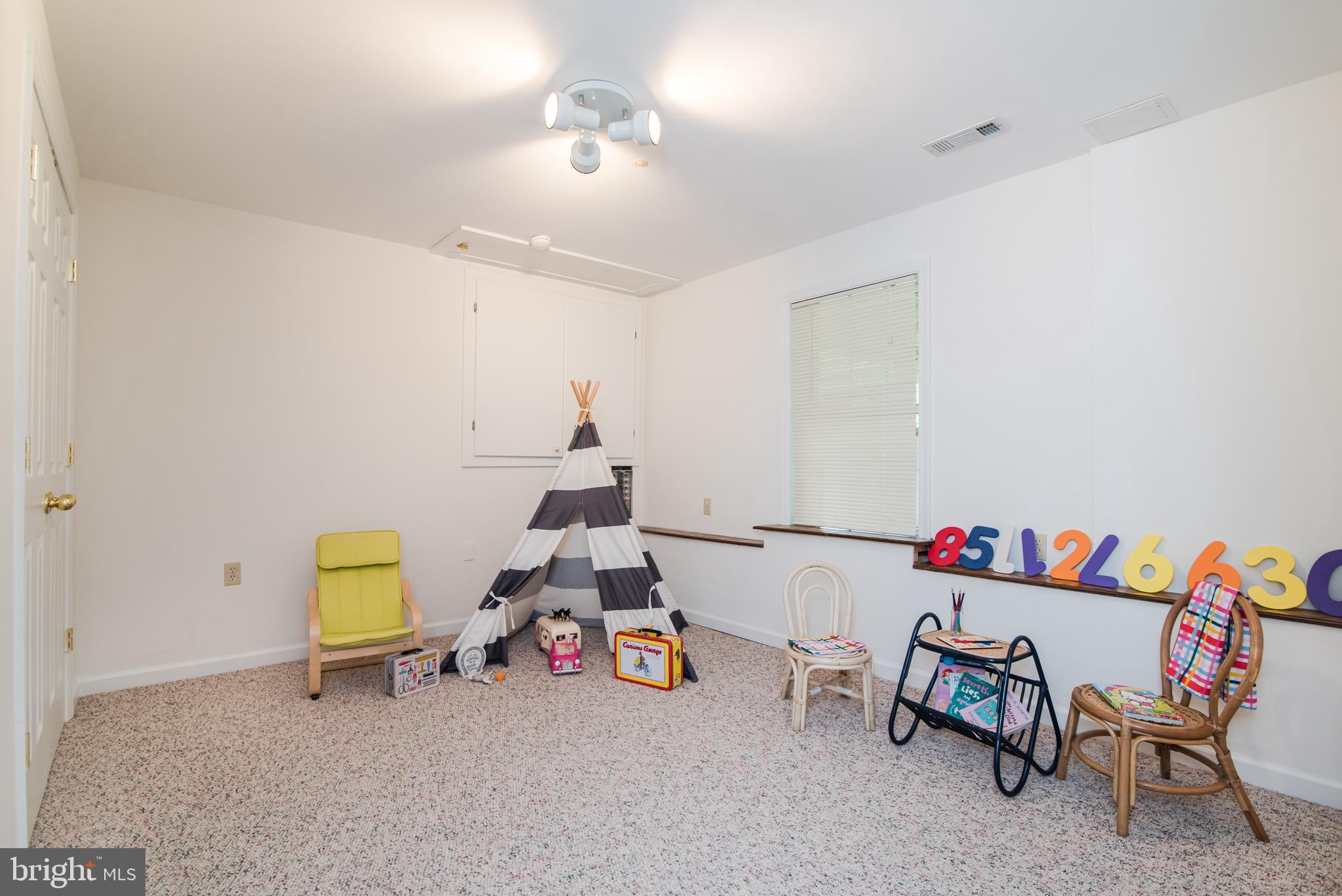 RIVERSIDE ACRES - Residential