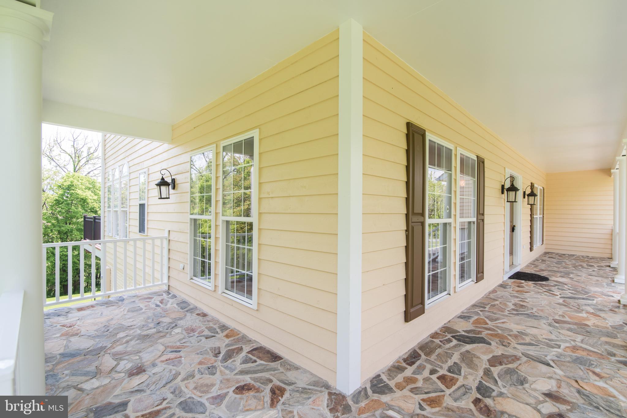 RIVERSIDE ACRES - Residential