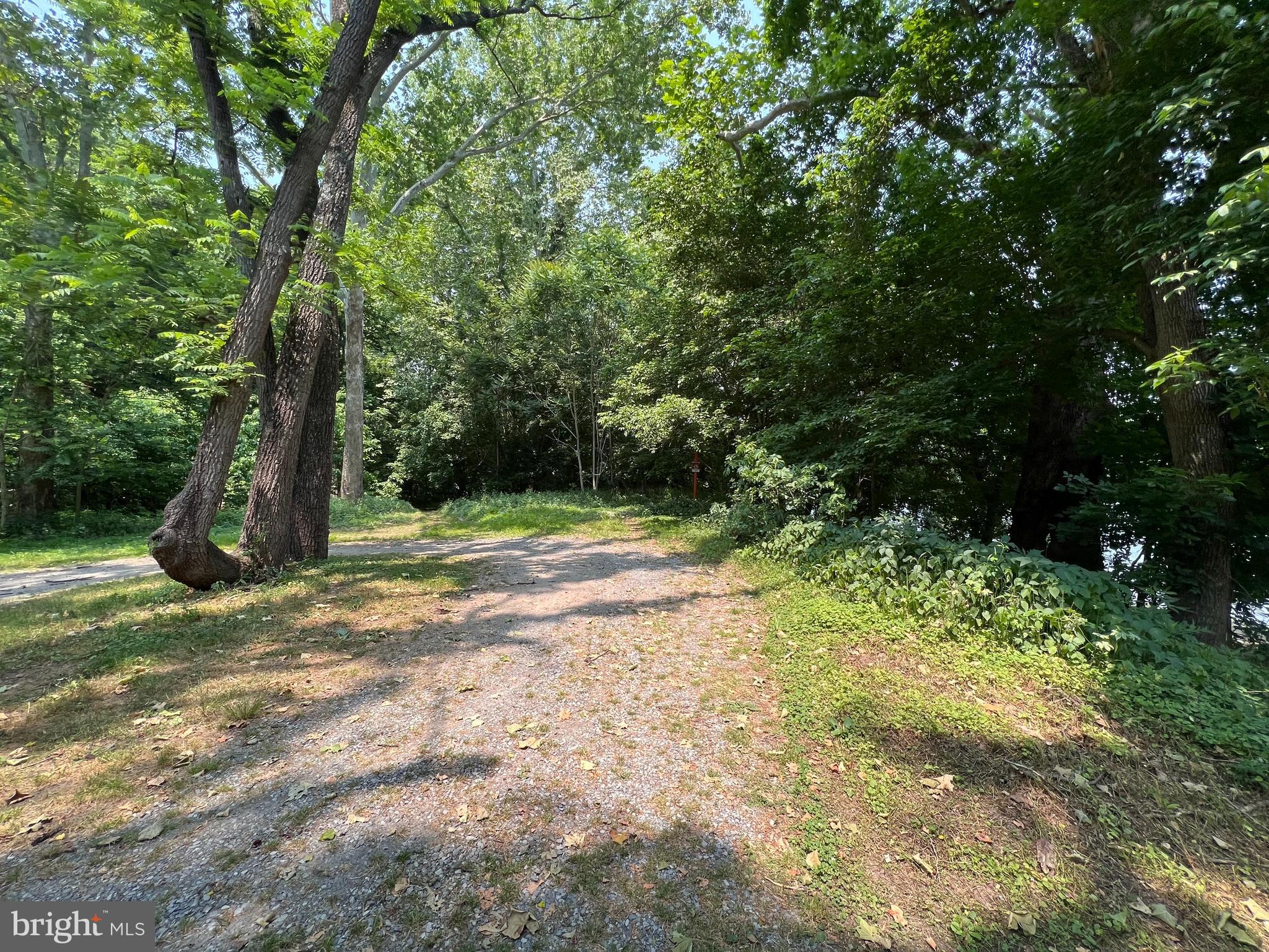 RIVERSIDE ACRES - Residential