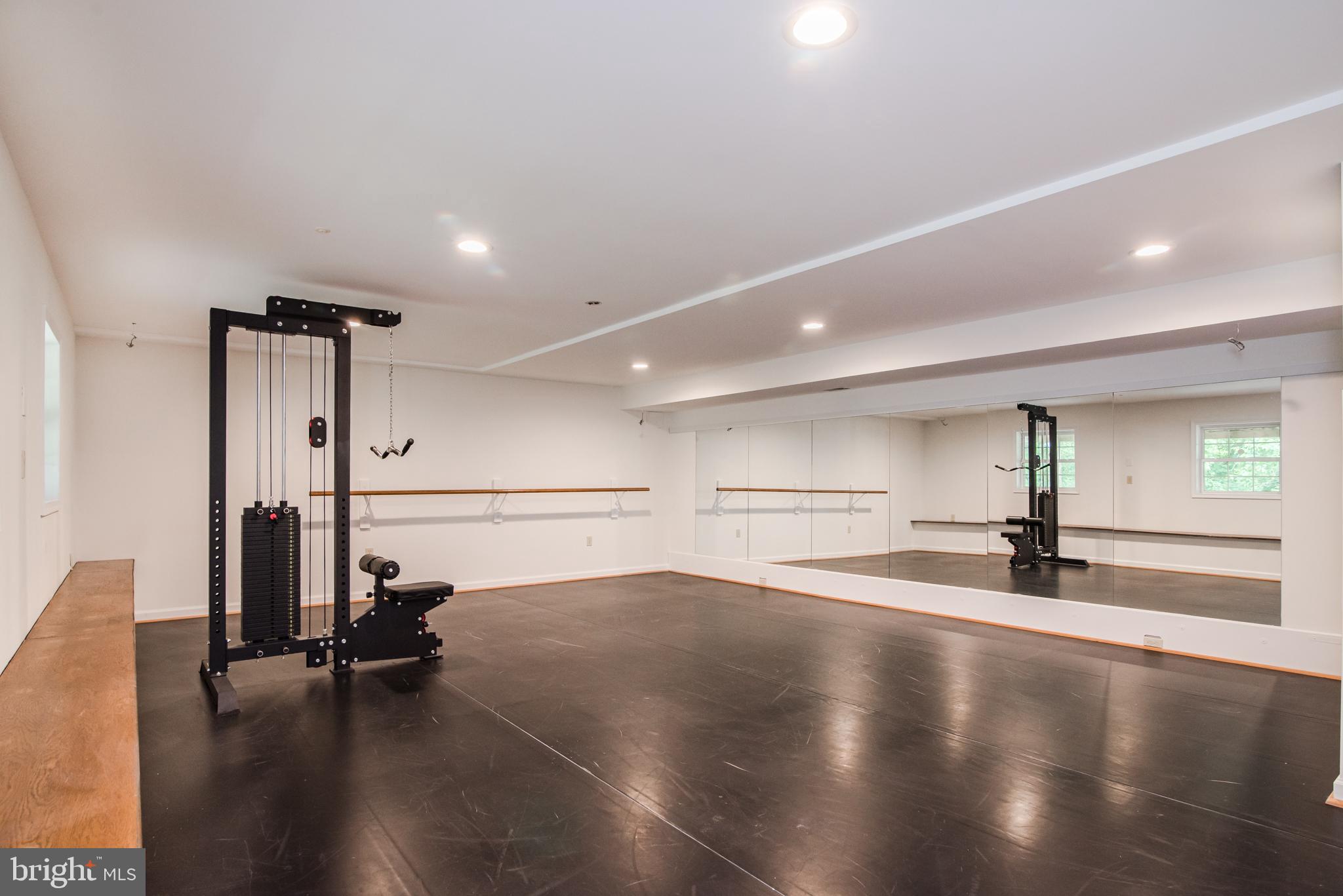 RIVERSIDE ACRES - Residential