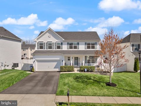 Photo of 15911 Aerial View Road, WOODBRIDGE, VA 22193 (MLS # VAPW2111746)