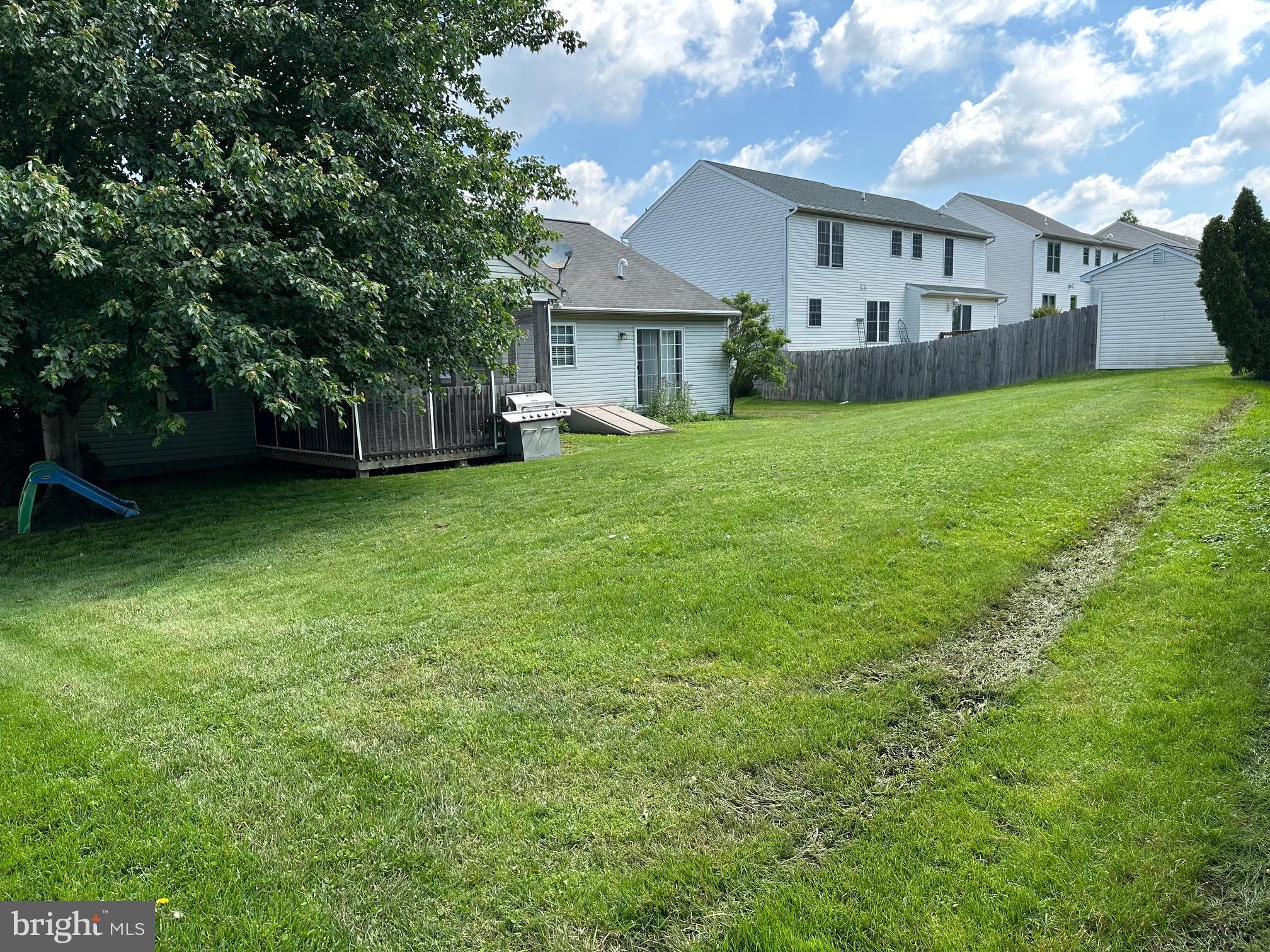 3950 LAUREL RUN